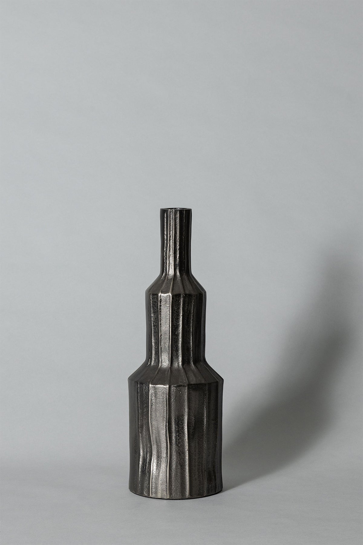 Kenai CAST ALUMINIUM Black Vase