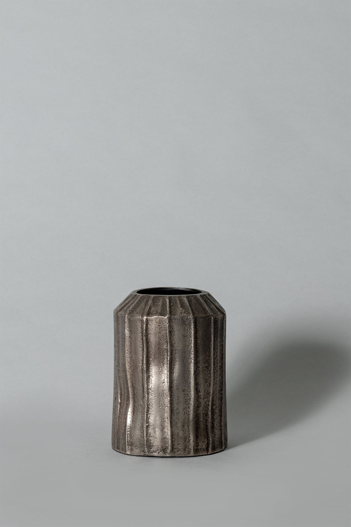 Loire CAST ALUMINIUM Dark grey Vase