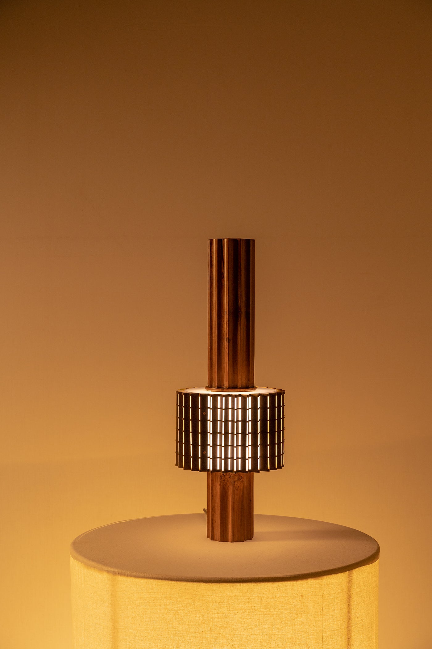 Torzo table lamp
