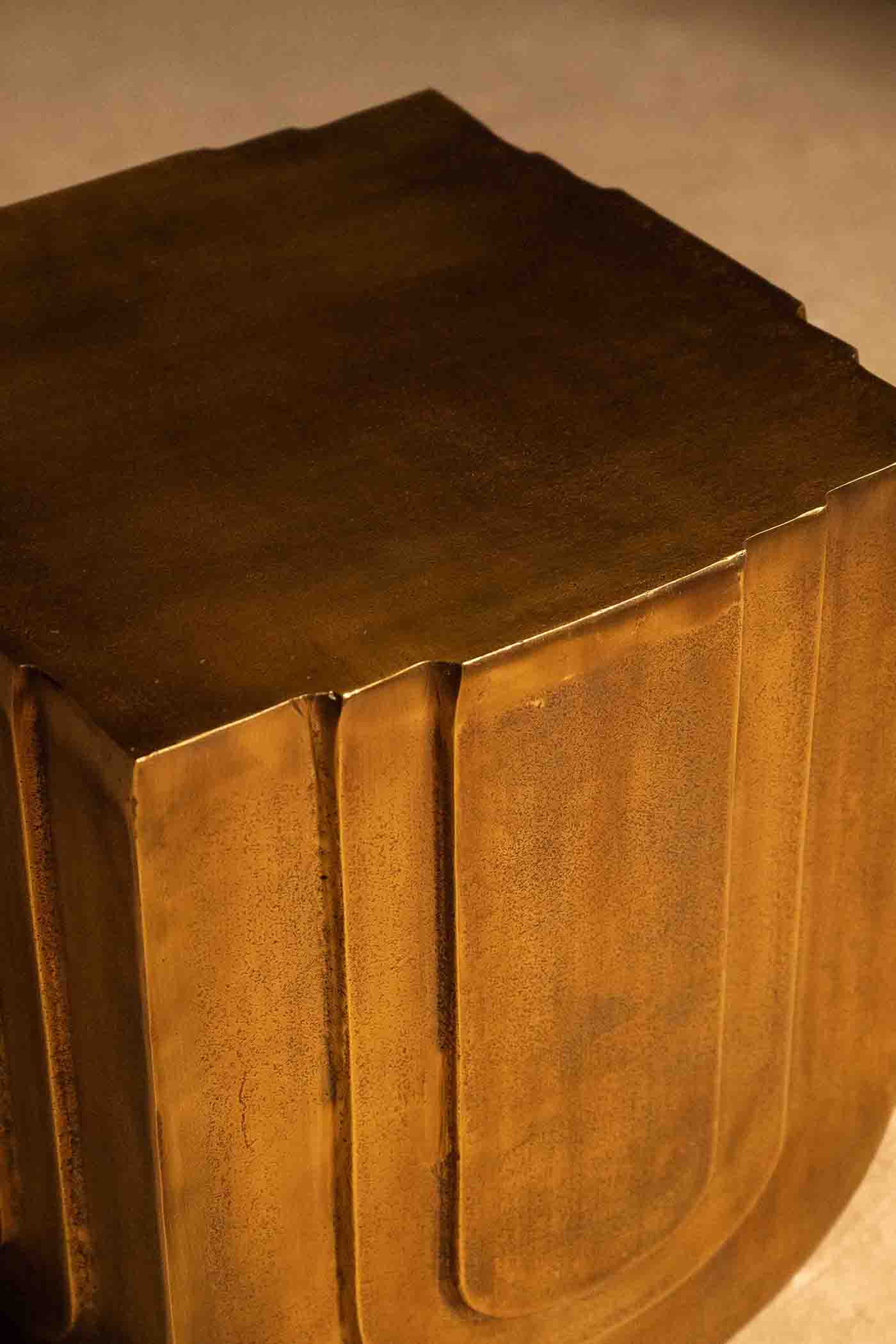 Veil side table