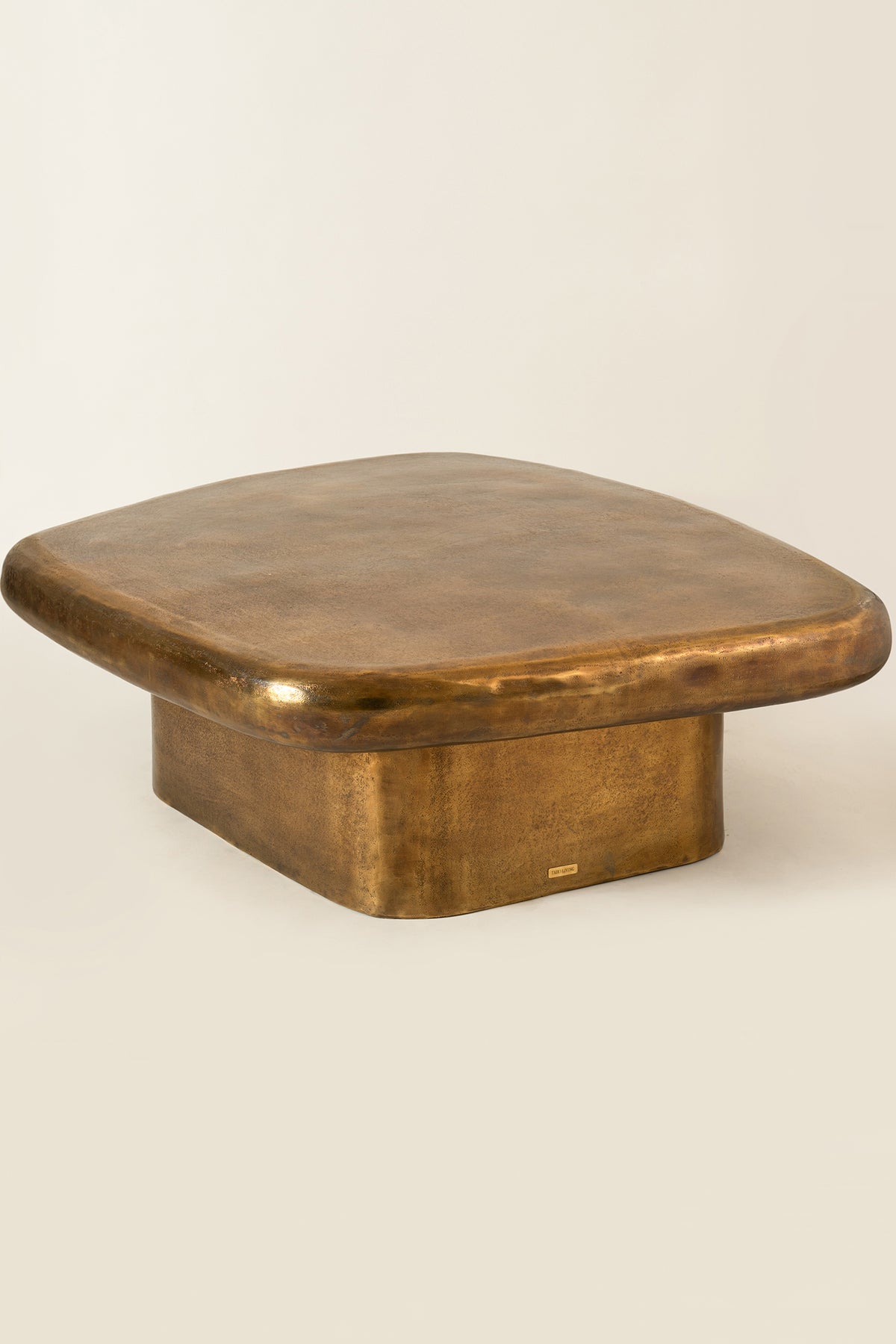 Pebble coffee CAST ALUMINIUM Black table (Brass antique)