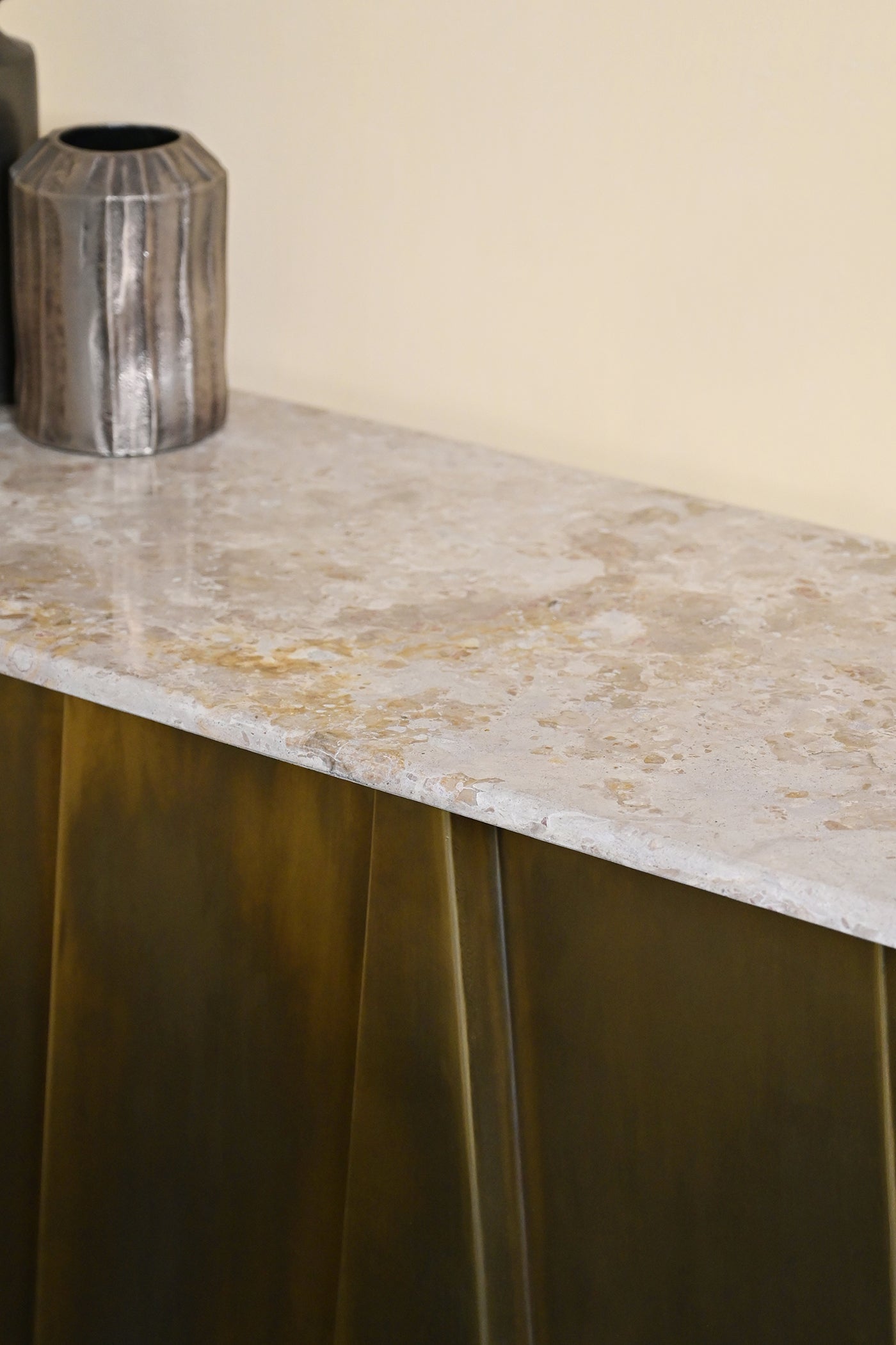 Dwar
Console Table
