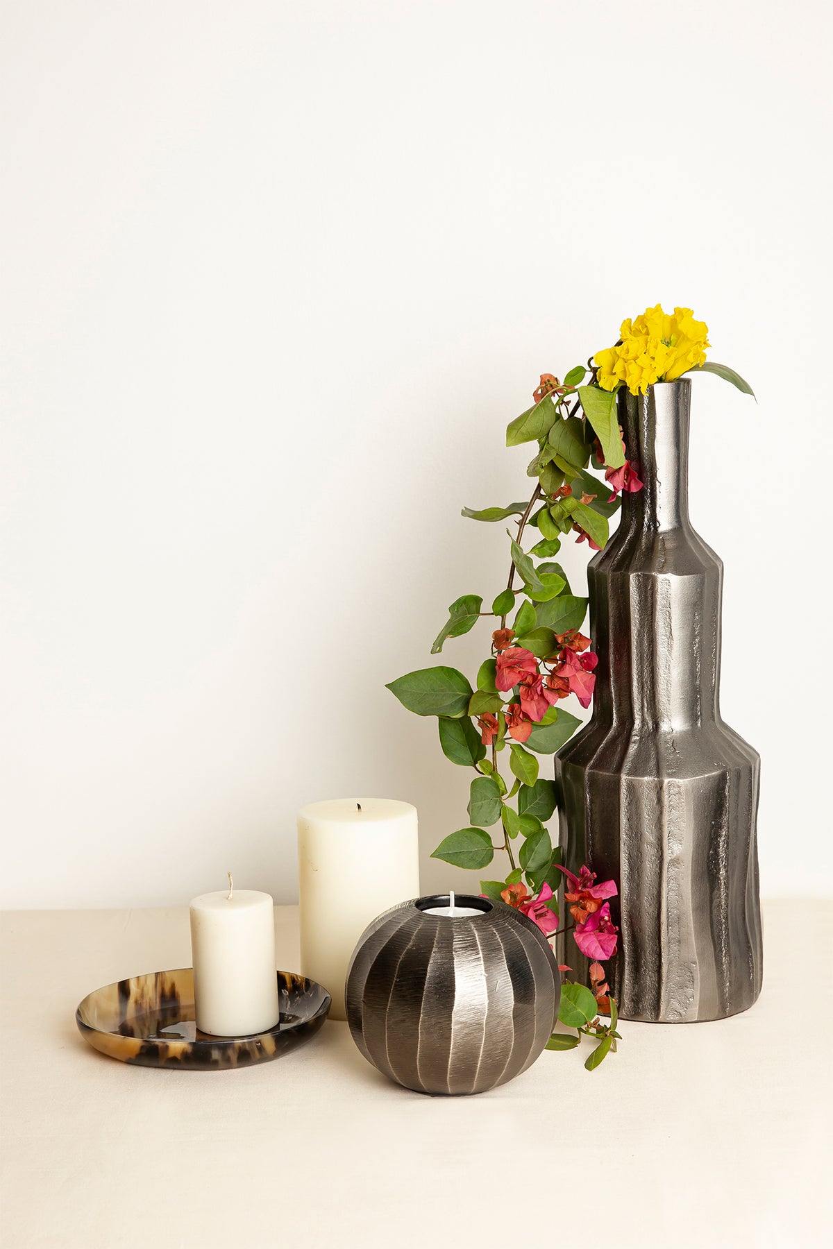 Kenai CAST ALUMINIUM Black Vase
