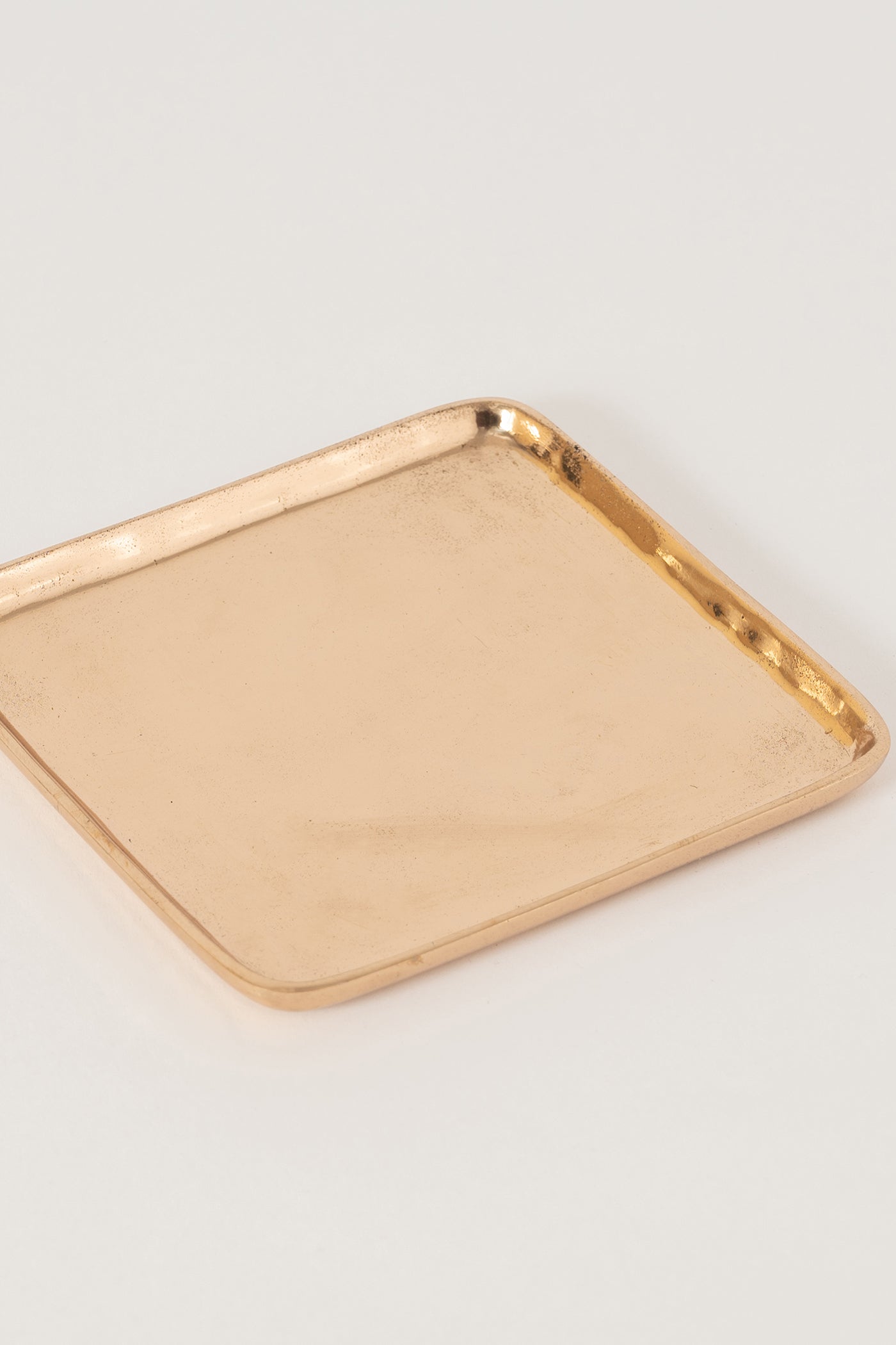 Khidki
Tray