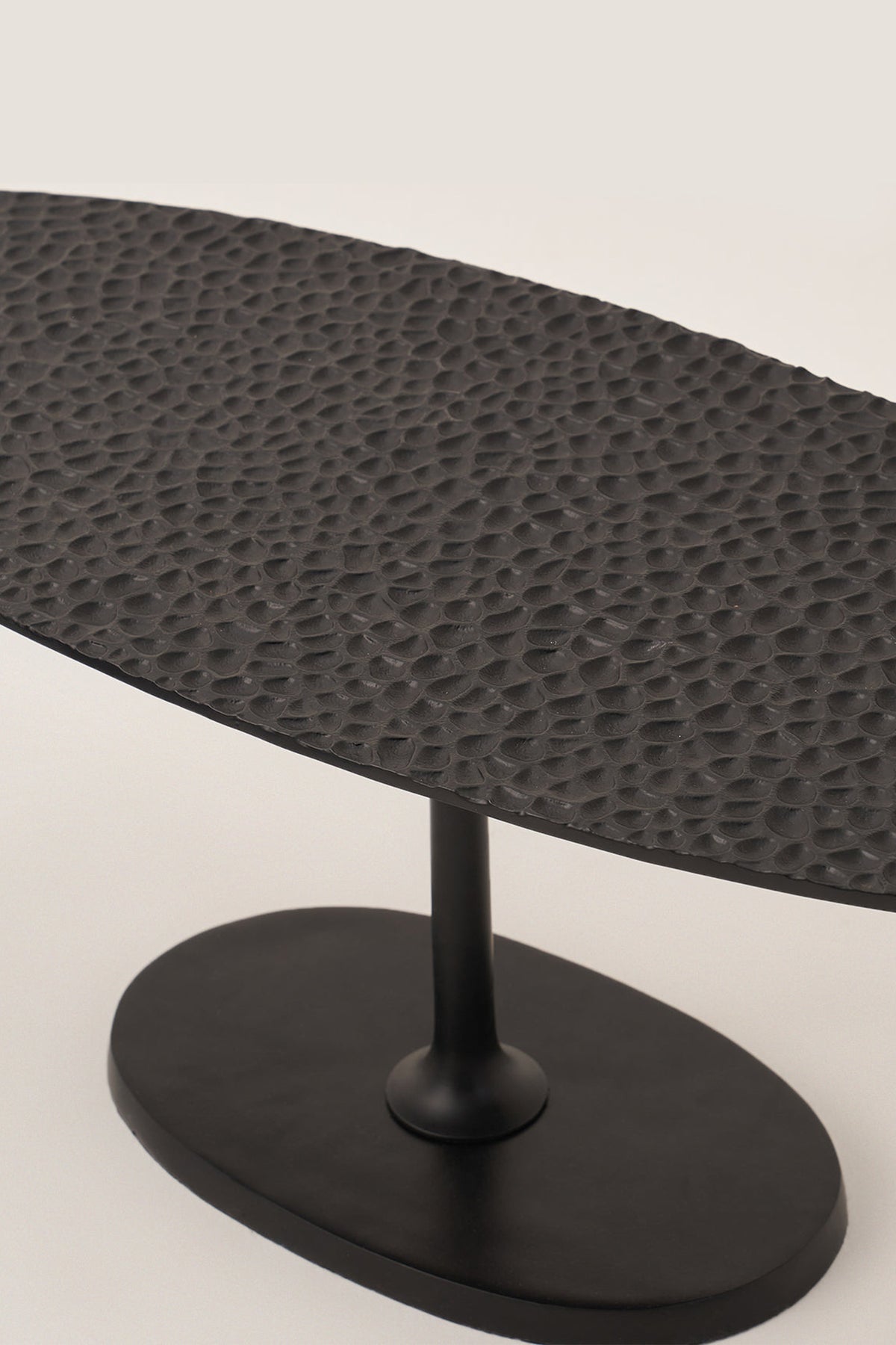 Hive Coffee Cast Aluminium Matte black Table