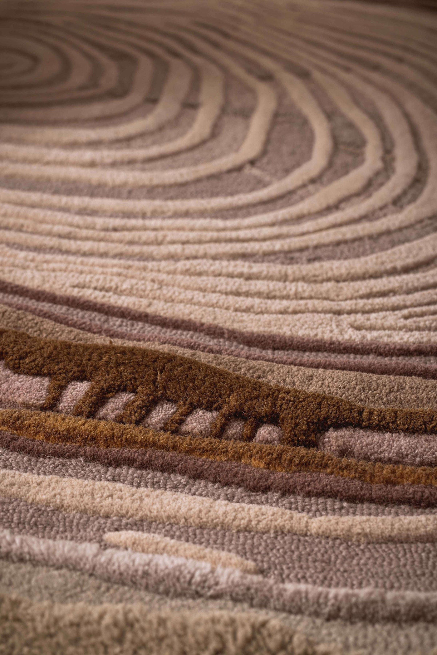 Nature's carve hand tufted rug