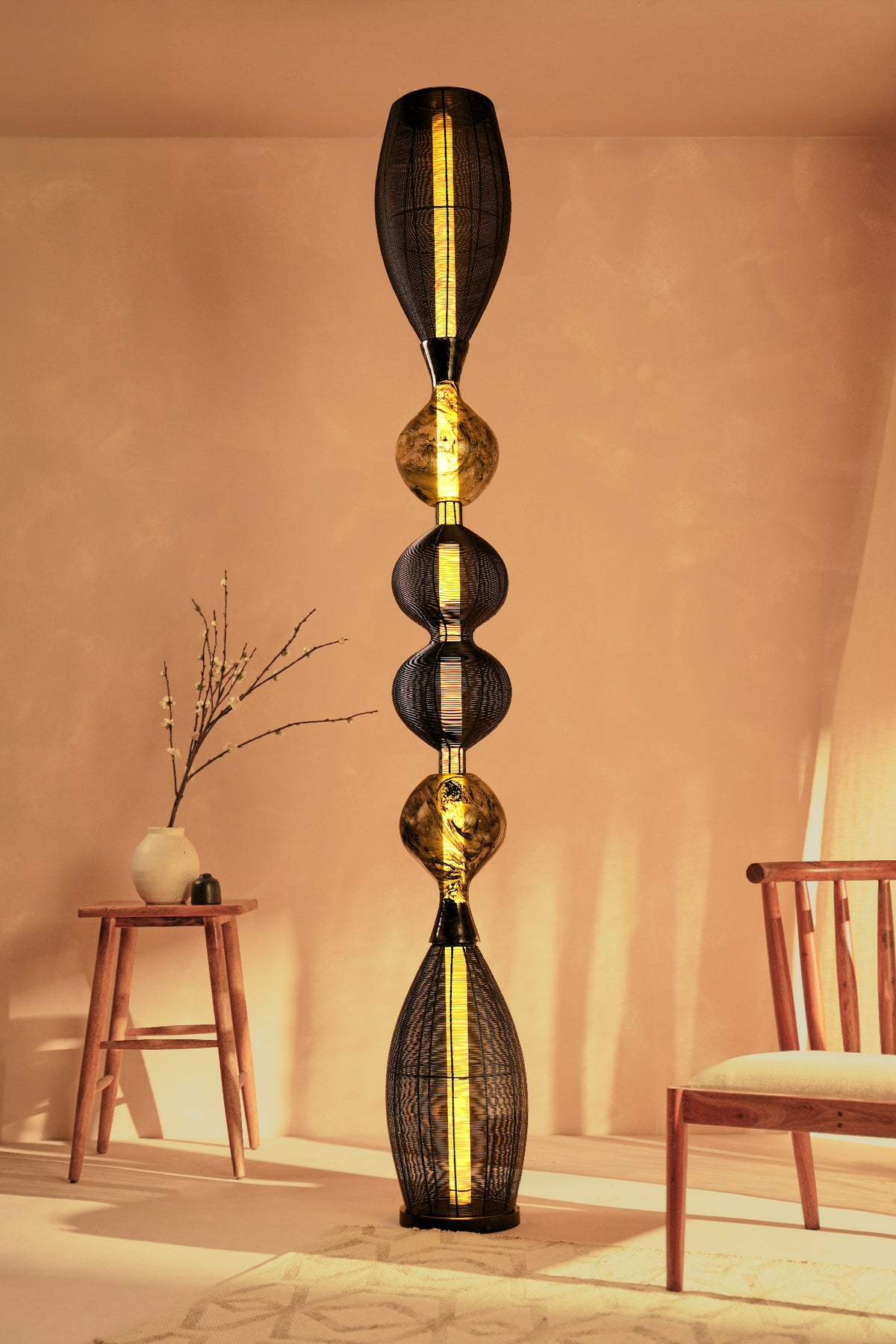Notto Black Column Floor Lamp