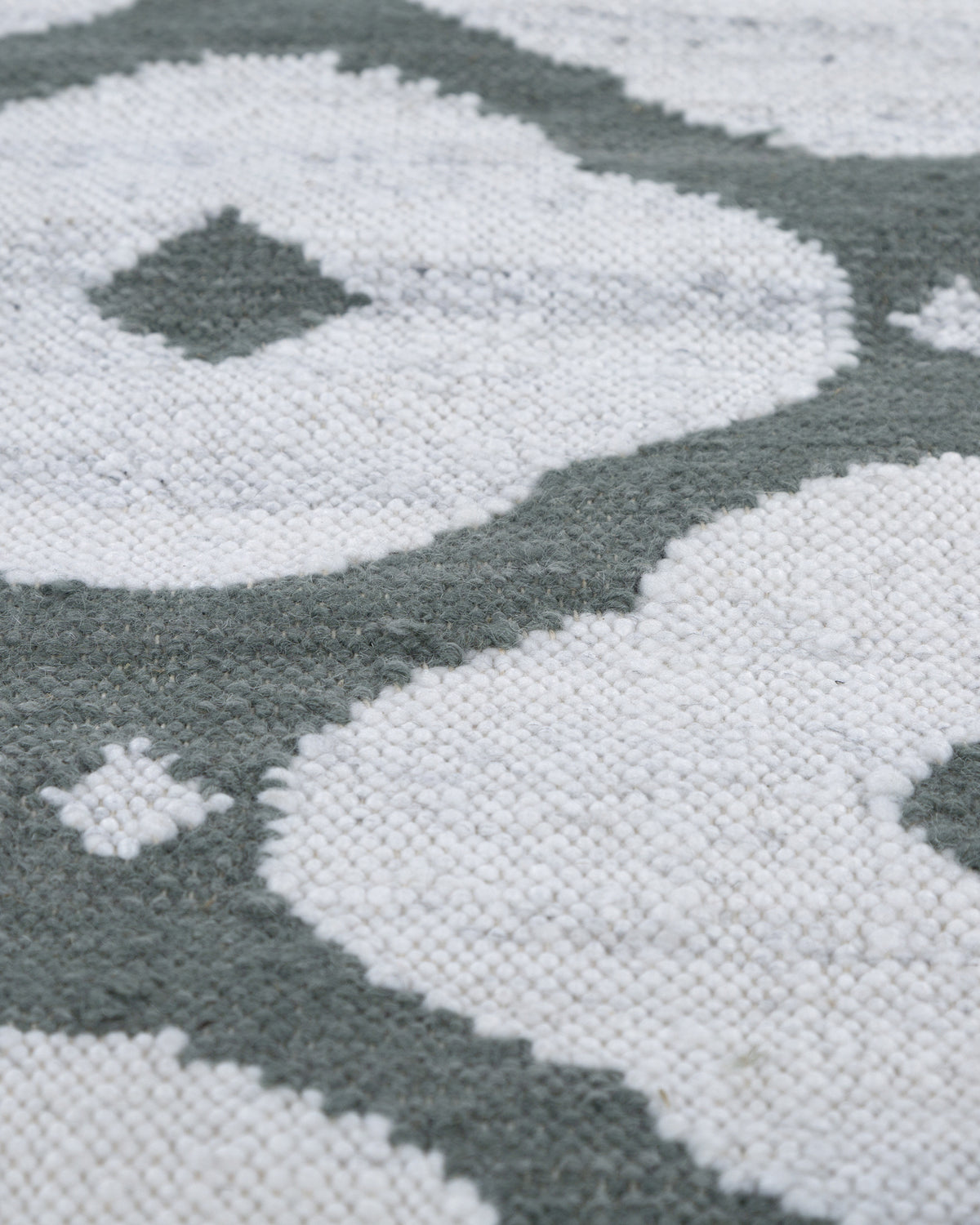 Jaipur Rugs Soft Quatrefoil 5X8 Feet Rug| Undyed White & Mineral Hand Knotted Dhurrie Carpet For Living Room