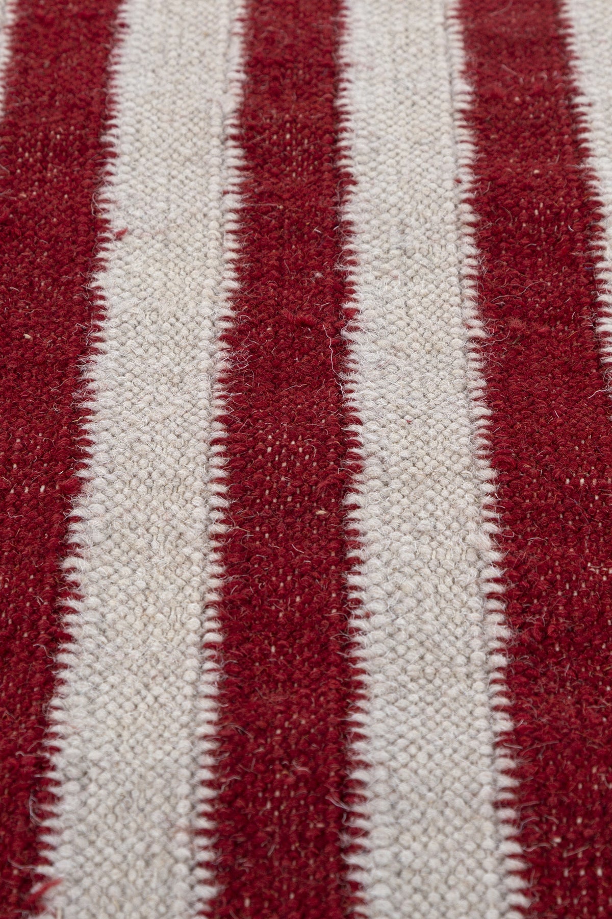 Jaipur Rugs Soft Scalloped Border Striped 5X8 Feet Rug| White & Medium Red Hand Knotted Dhurrie Carpet For Living Room