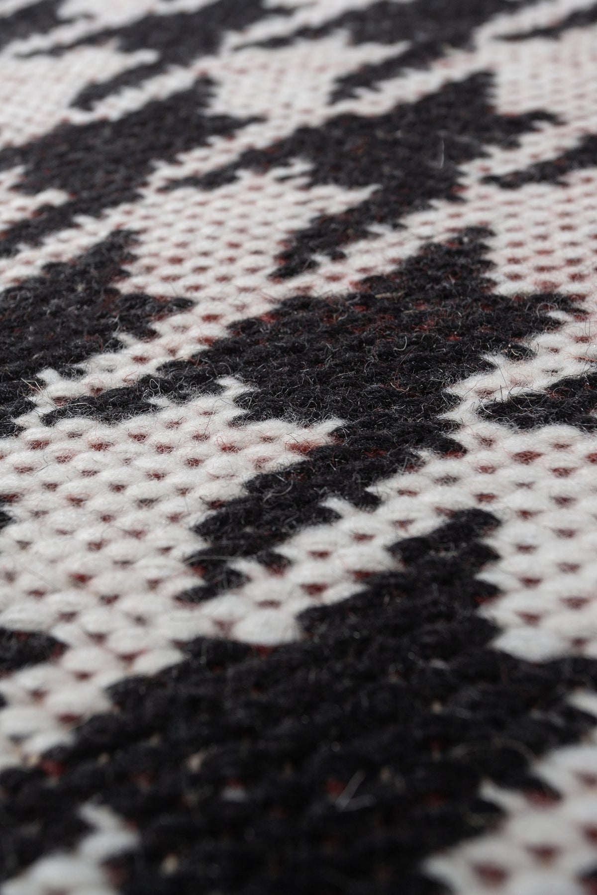 Jaipur Rugs Soft Houndstooth 6X9 Feet Rug| Ebony & Undyed White Hand Knotted Dhurrie Carpet For Living Room