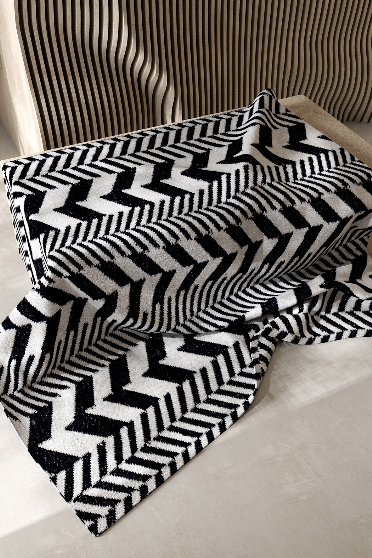 Jaipur Rugs Soft Interlocking Chevron 4X6 Feet Rug| Ebony & Undyed White Hand Knotted Dhurrie Carpet For Living Room