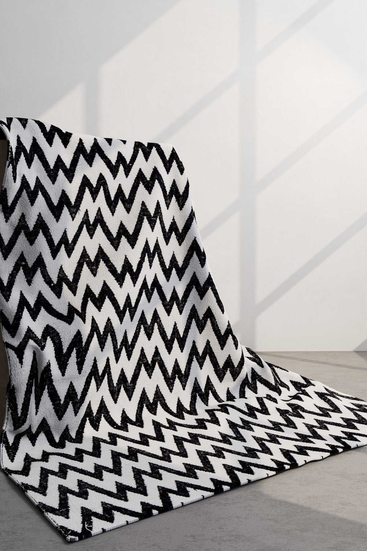 Jaipur Rugs Soft Chevron 4X6 Feet Rug| Ebony & Undyed White Hand Knotted Dhurrie Carpet For Living Room