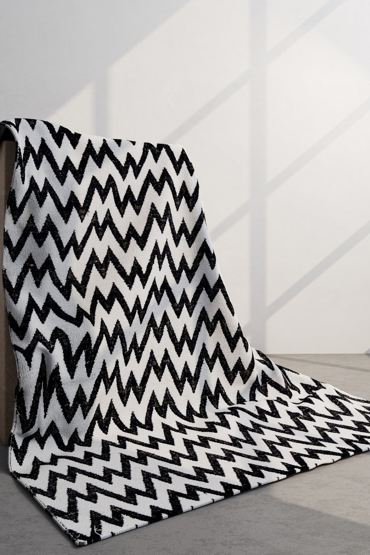 Jaipur Rugs Soft Chevron 5X8 Feet Rug| Ebony & Undyed White Hand Knotted Dhurrie Carpet For Living Room