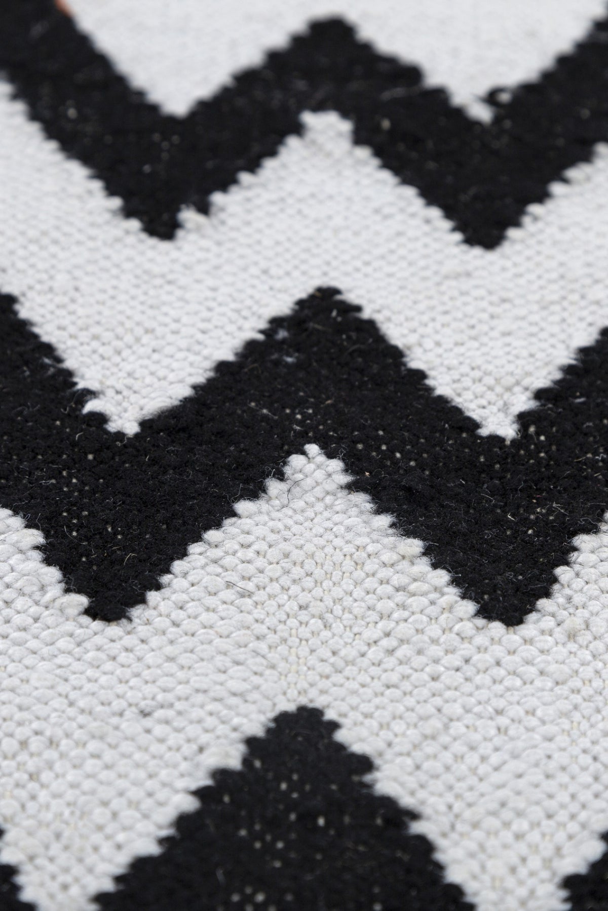 Jaipur Rugs Soft Chevron 5X8 Feet Rug| Ebony & Undyed White Hand Knotted Dhurrie Carpet For Living Room