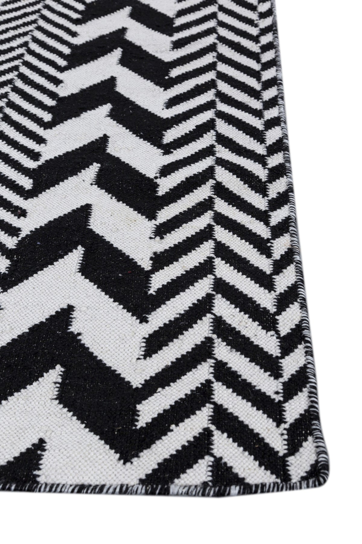 Jaipur Rugs Soft Interlocking Chevron 6X9 Feet Rug| Ebony & Undyed White Hand Knotted Dhurrie Carpet For Living Room