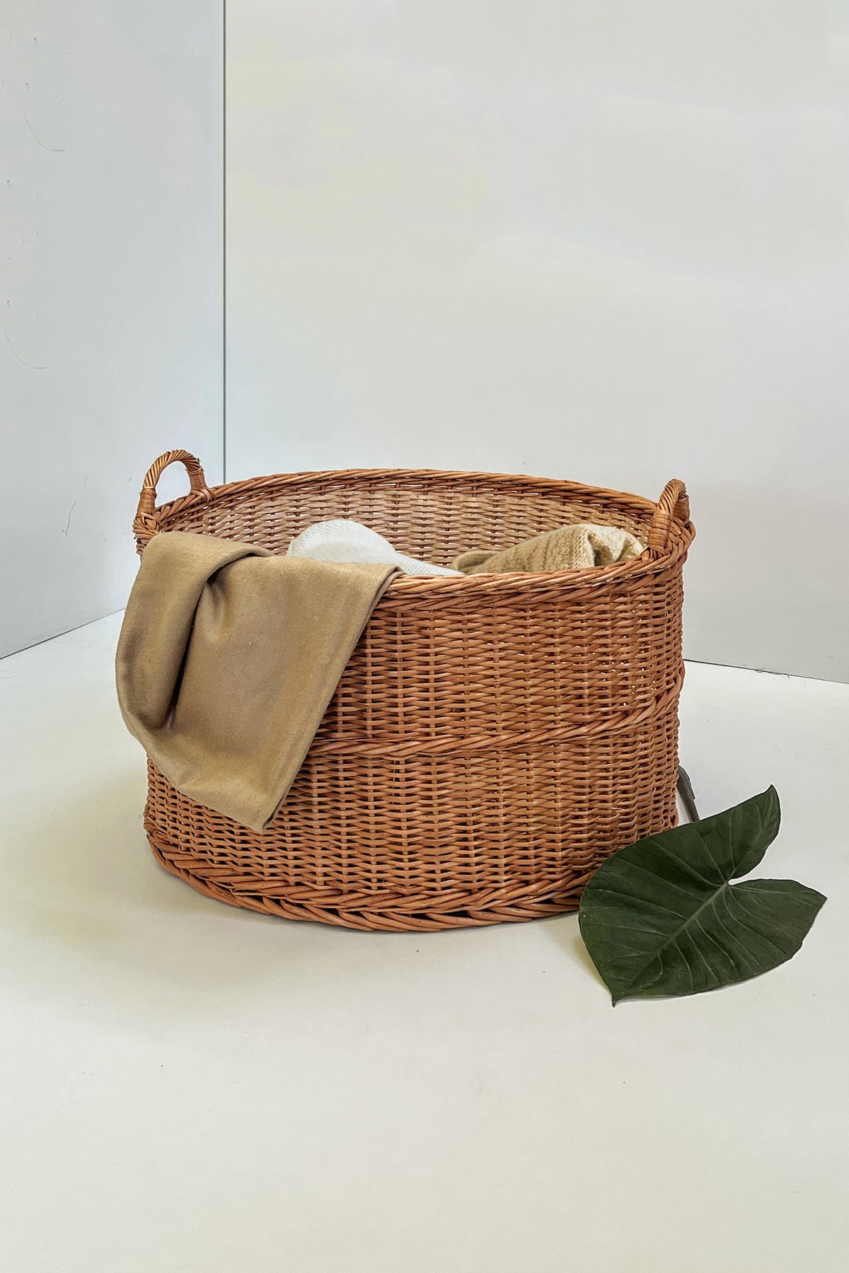 Mianzi Peony Wicker Natural Basket (Large)