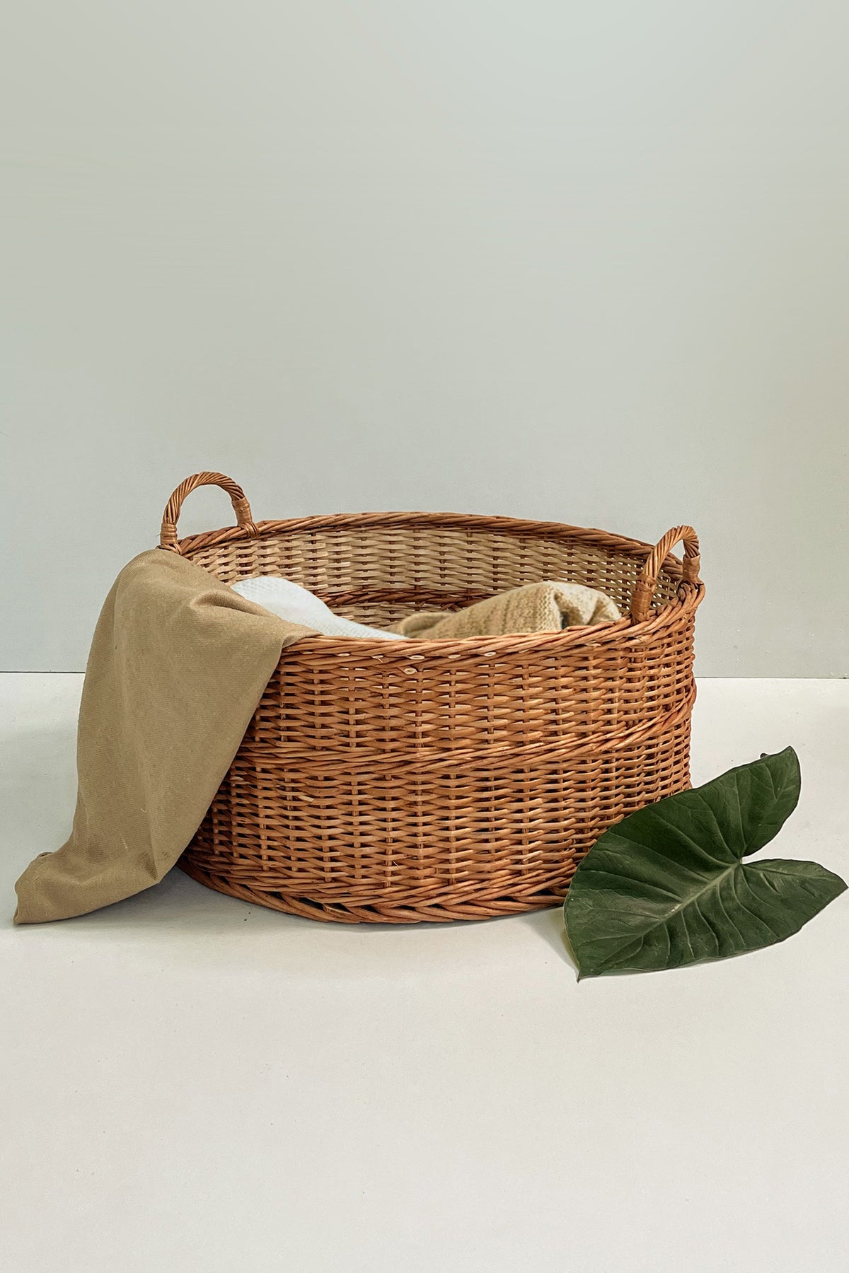 Mianzi Peony Wicker Natural Basket (Medium)