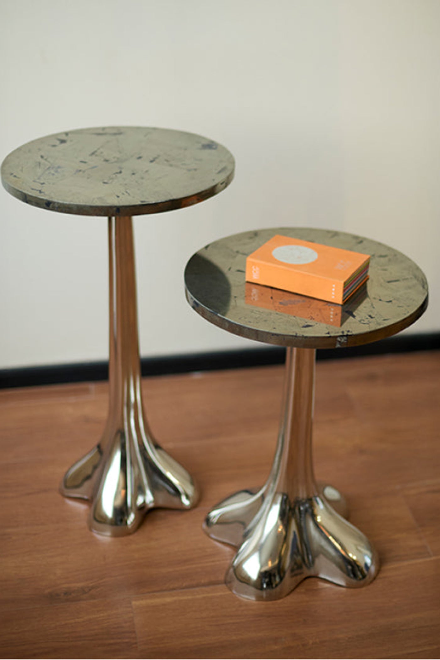Theia - Set of 2