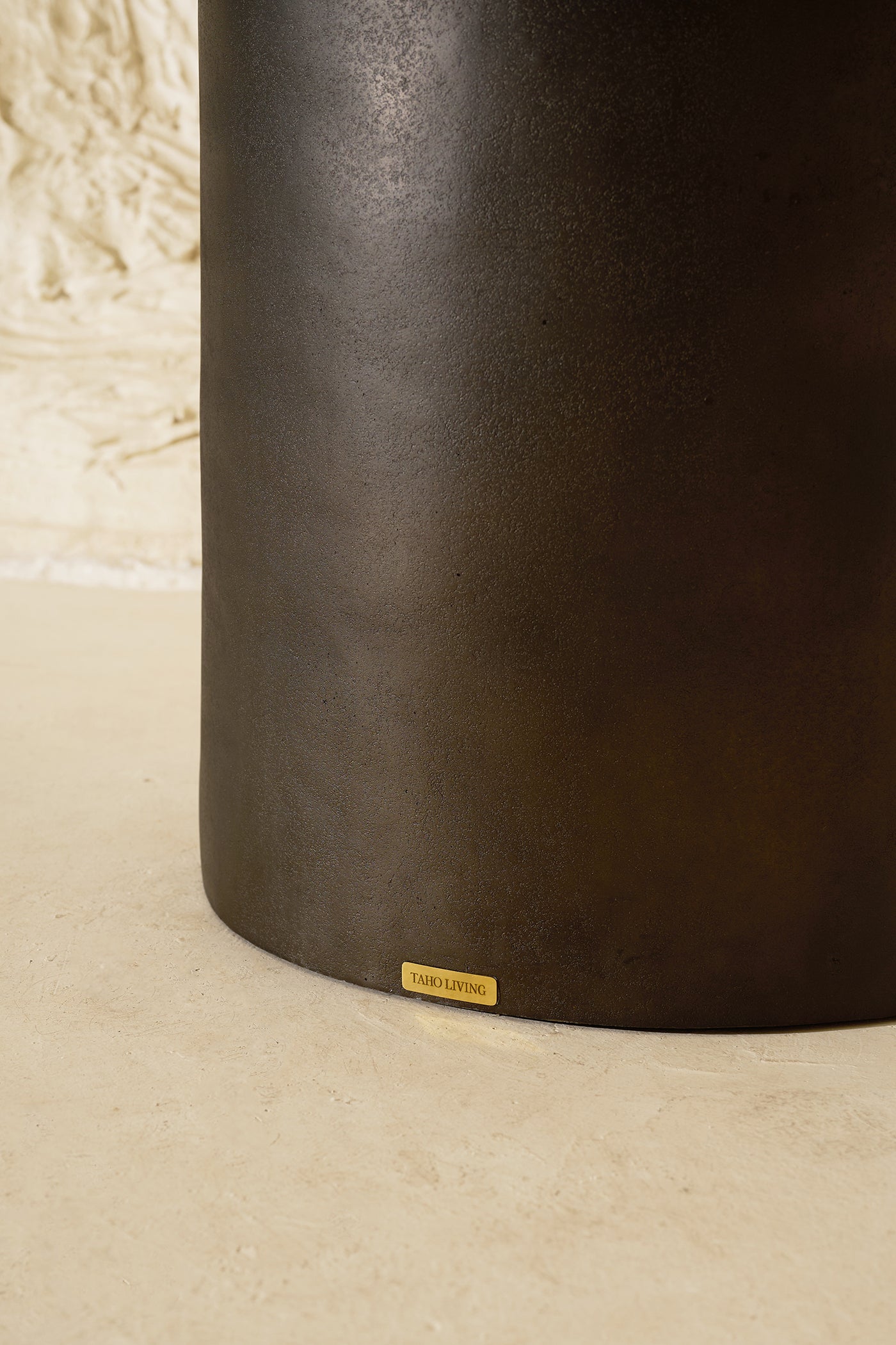 Lina
Side Table