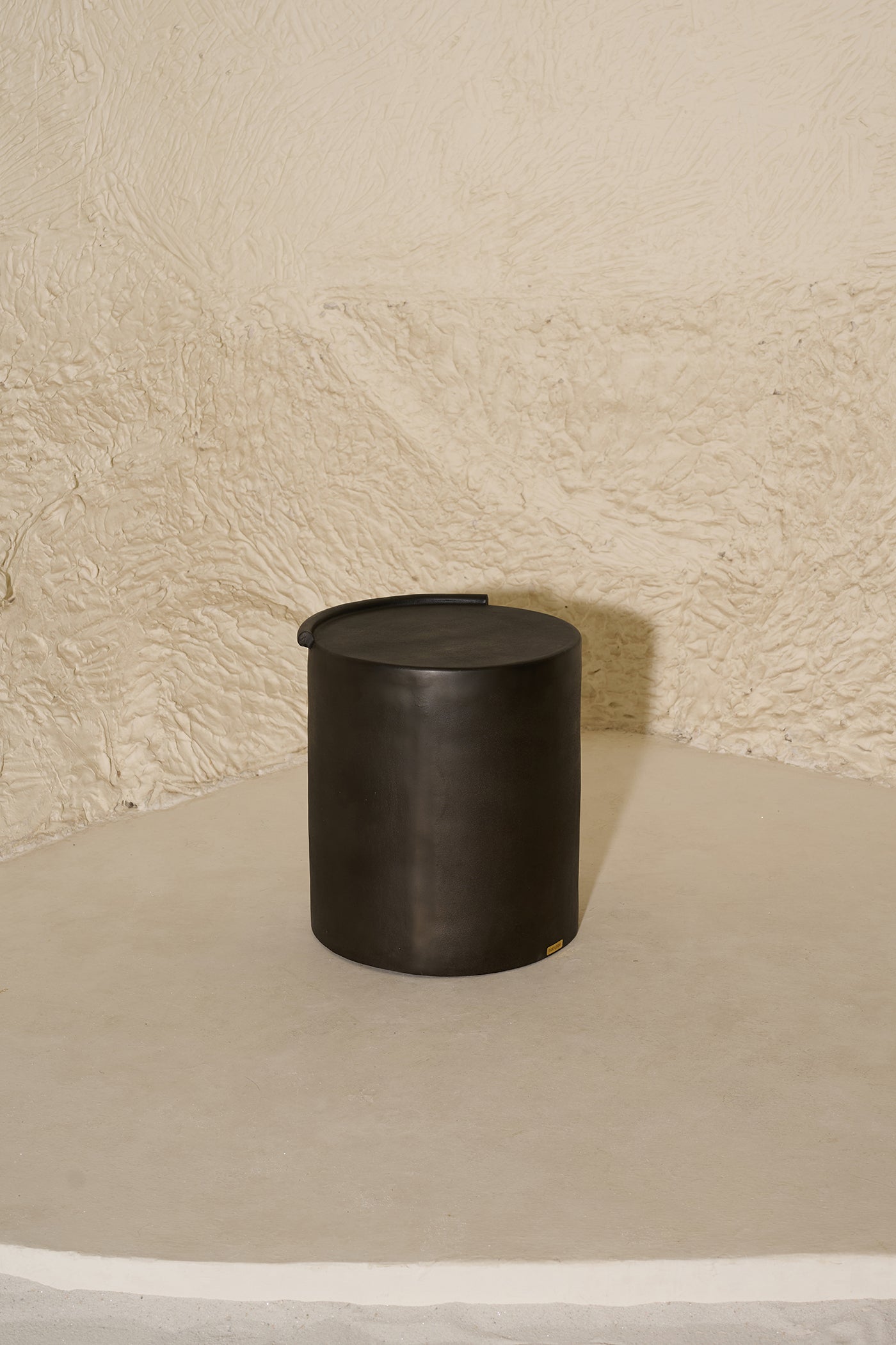 Lina
Side Table