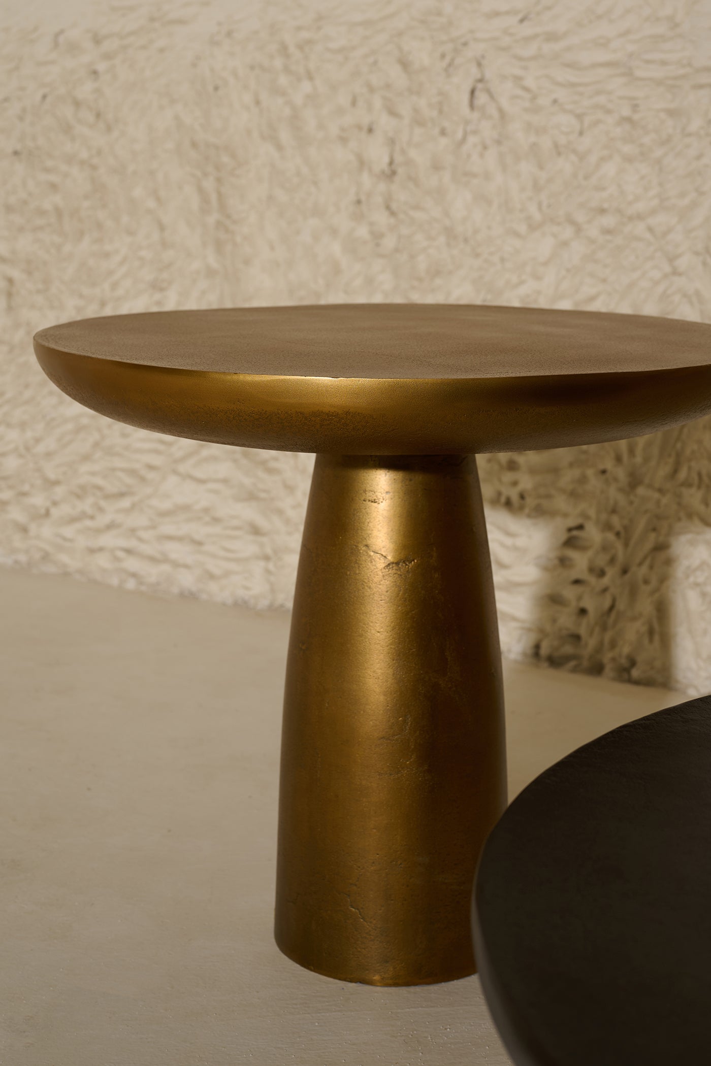 Ishira
Side Table