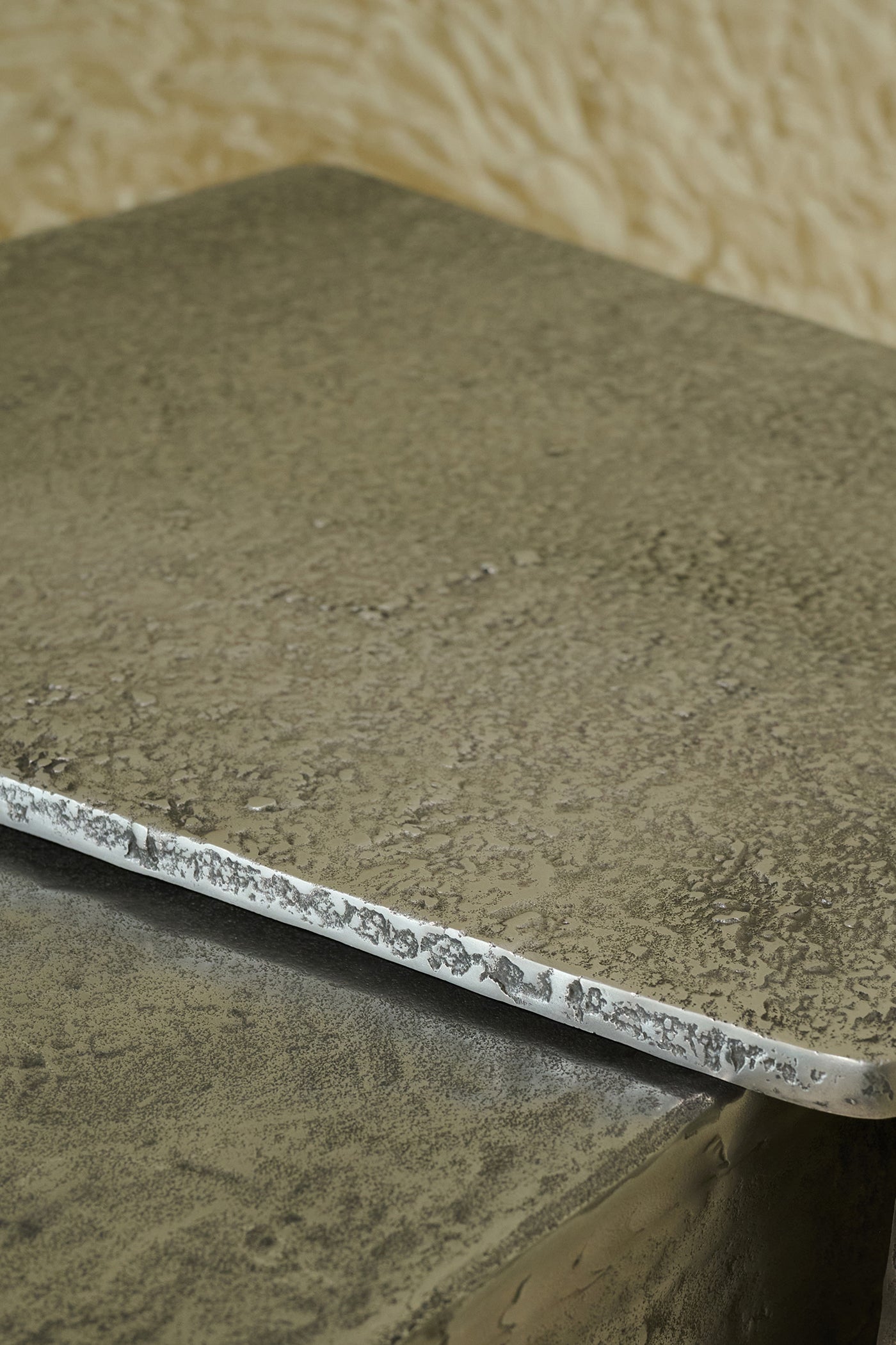 Ina
Coffee Table
