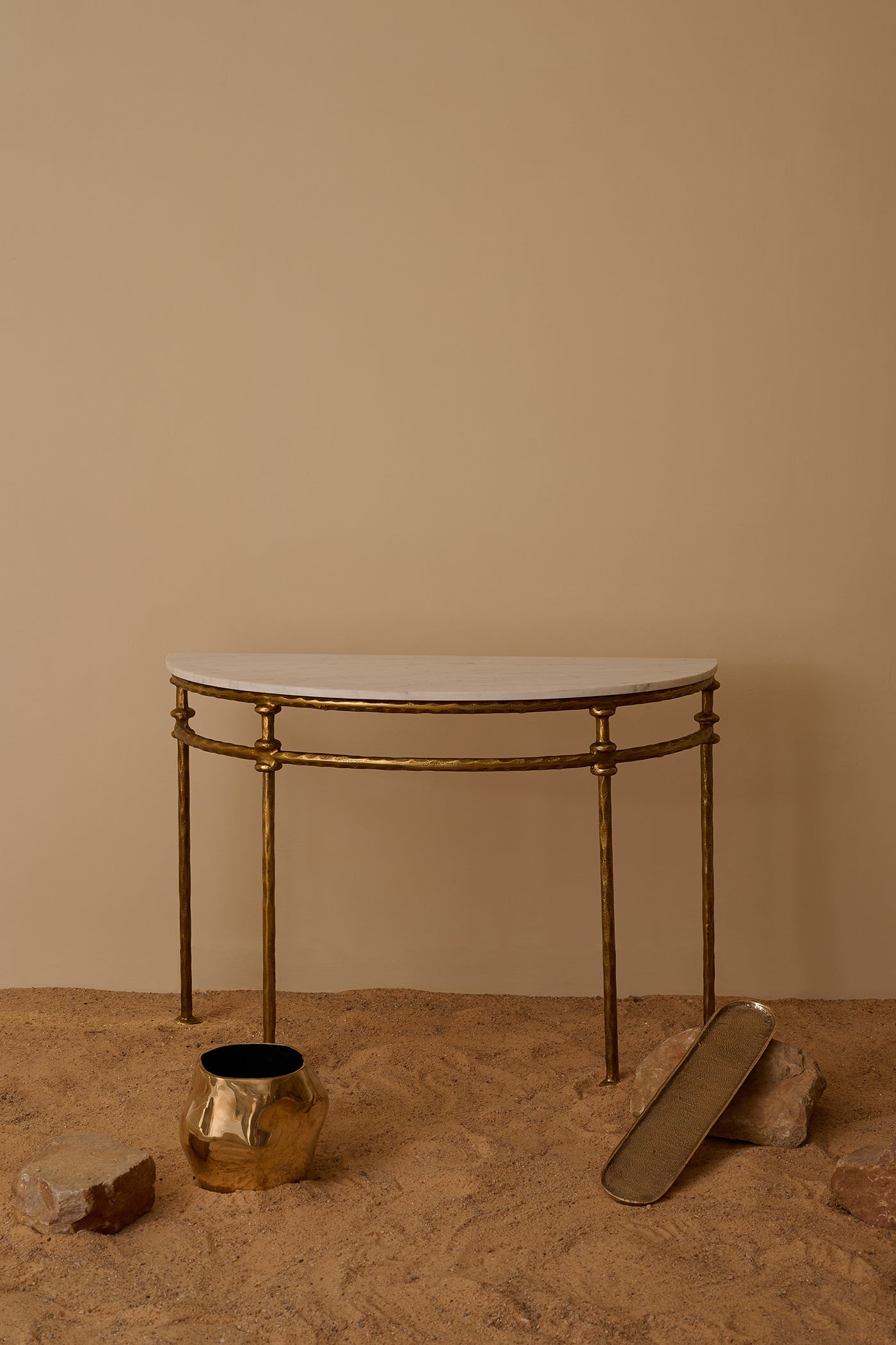 Jina
Console Table