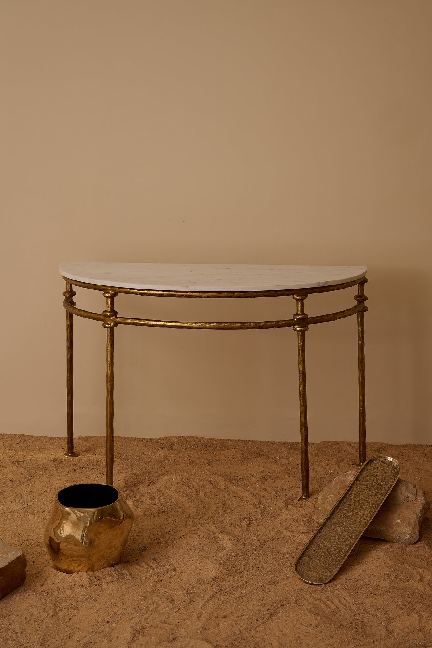 Jina
Console Table