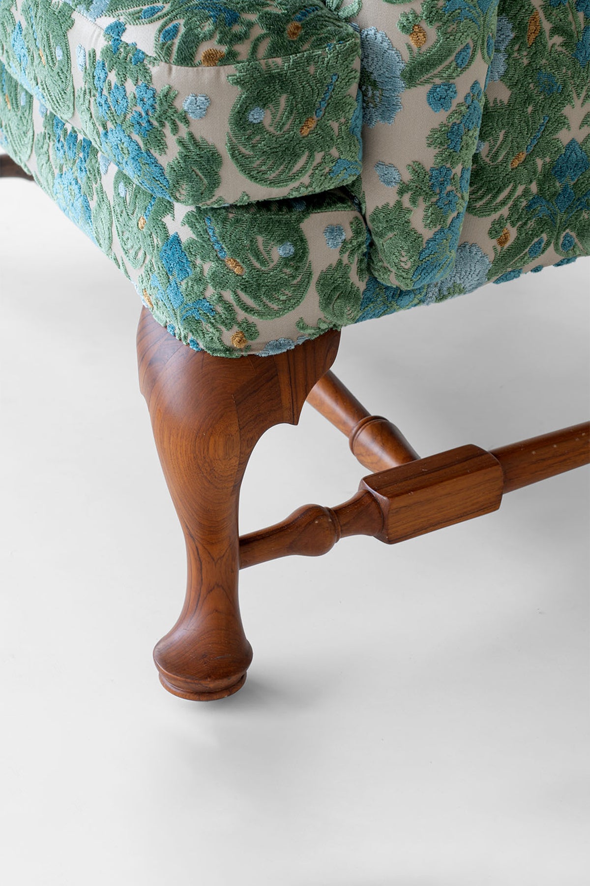 Queen Anne'S Winged Armchair CP Teak Wood Multicolour Chair