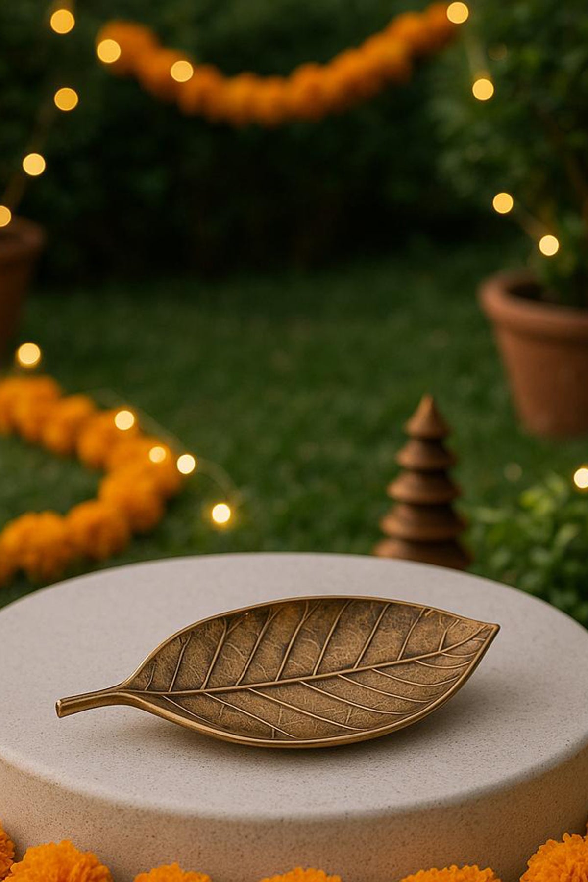 ZARI CAST ALUMINIUM Gold TRAY