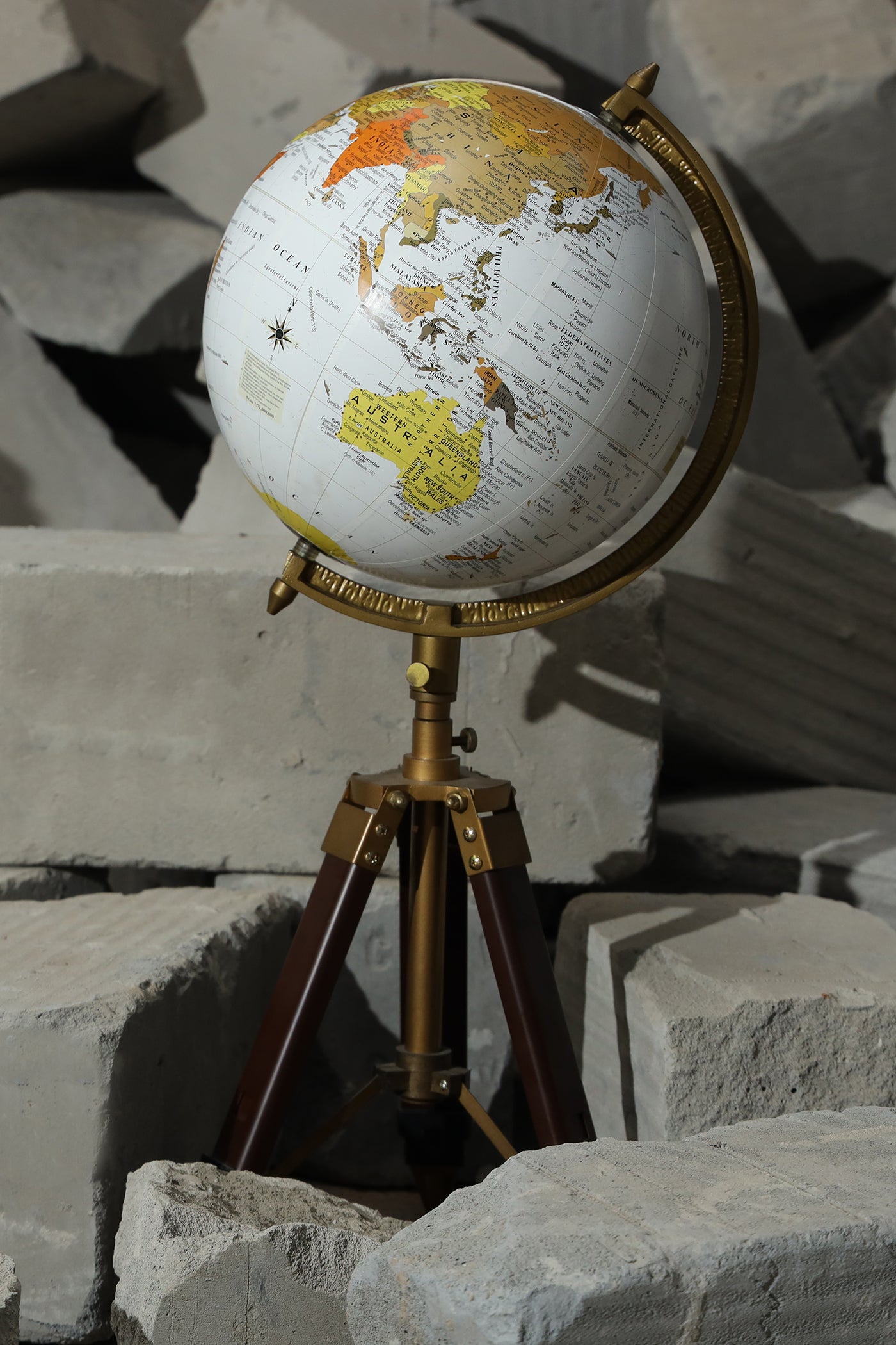 Globe Medium