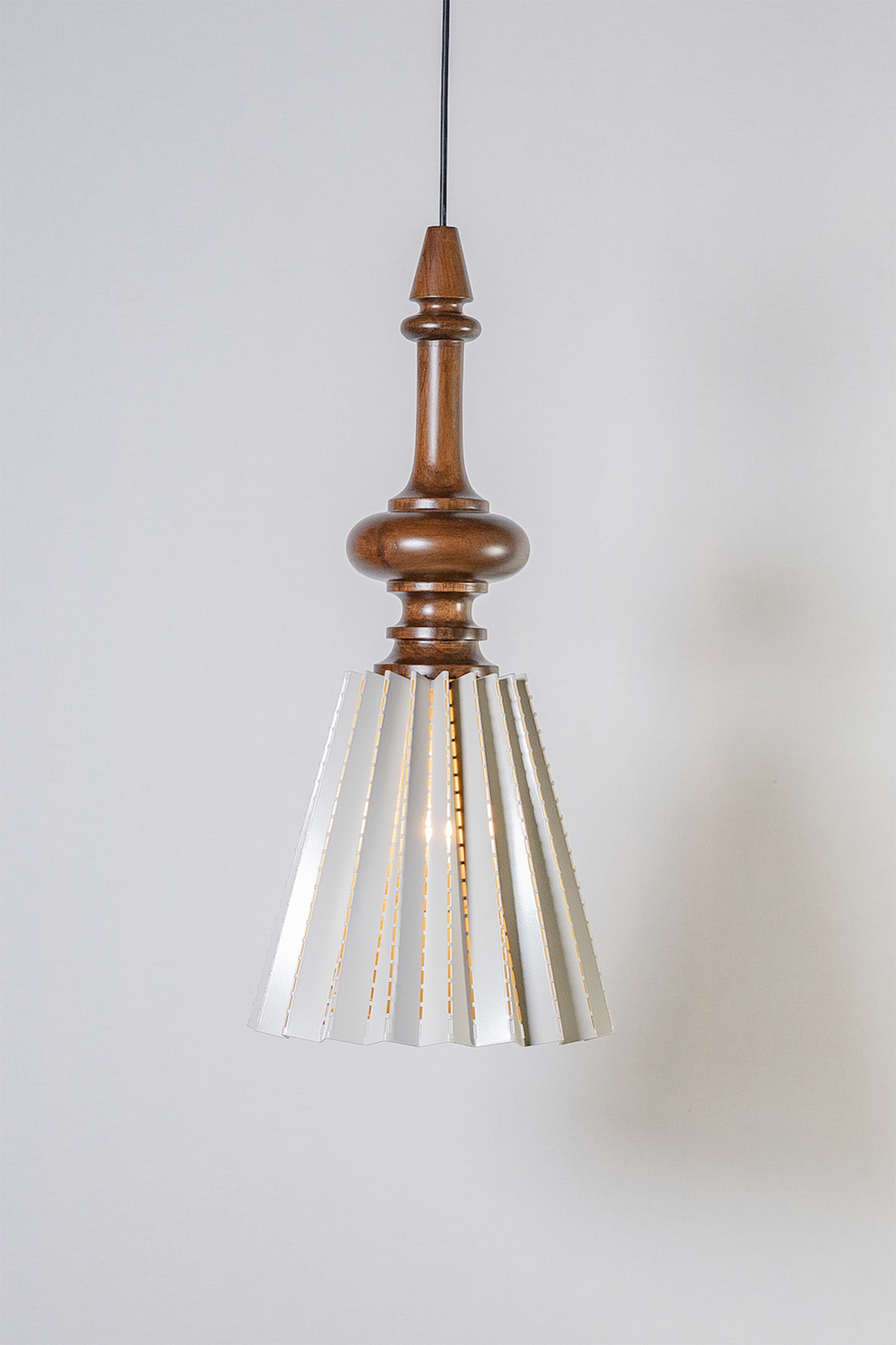 Surai Pendant Light