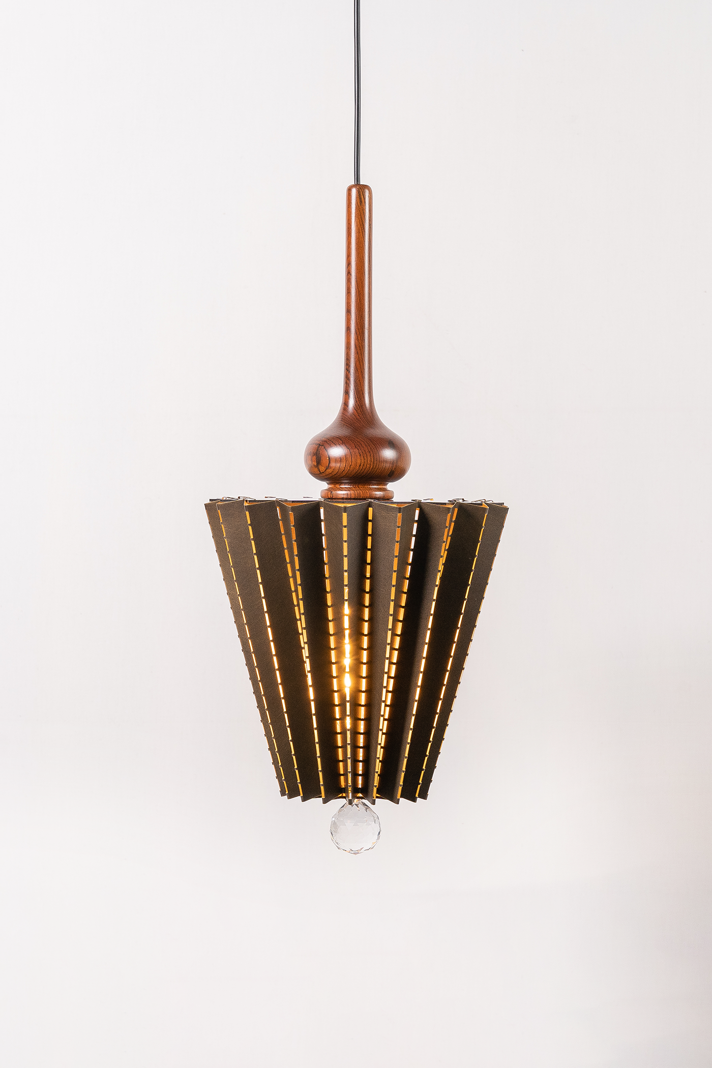Upside down pendant light