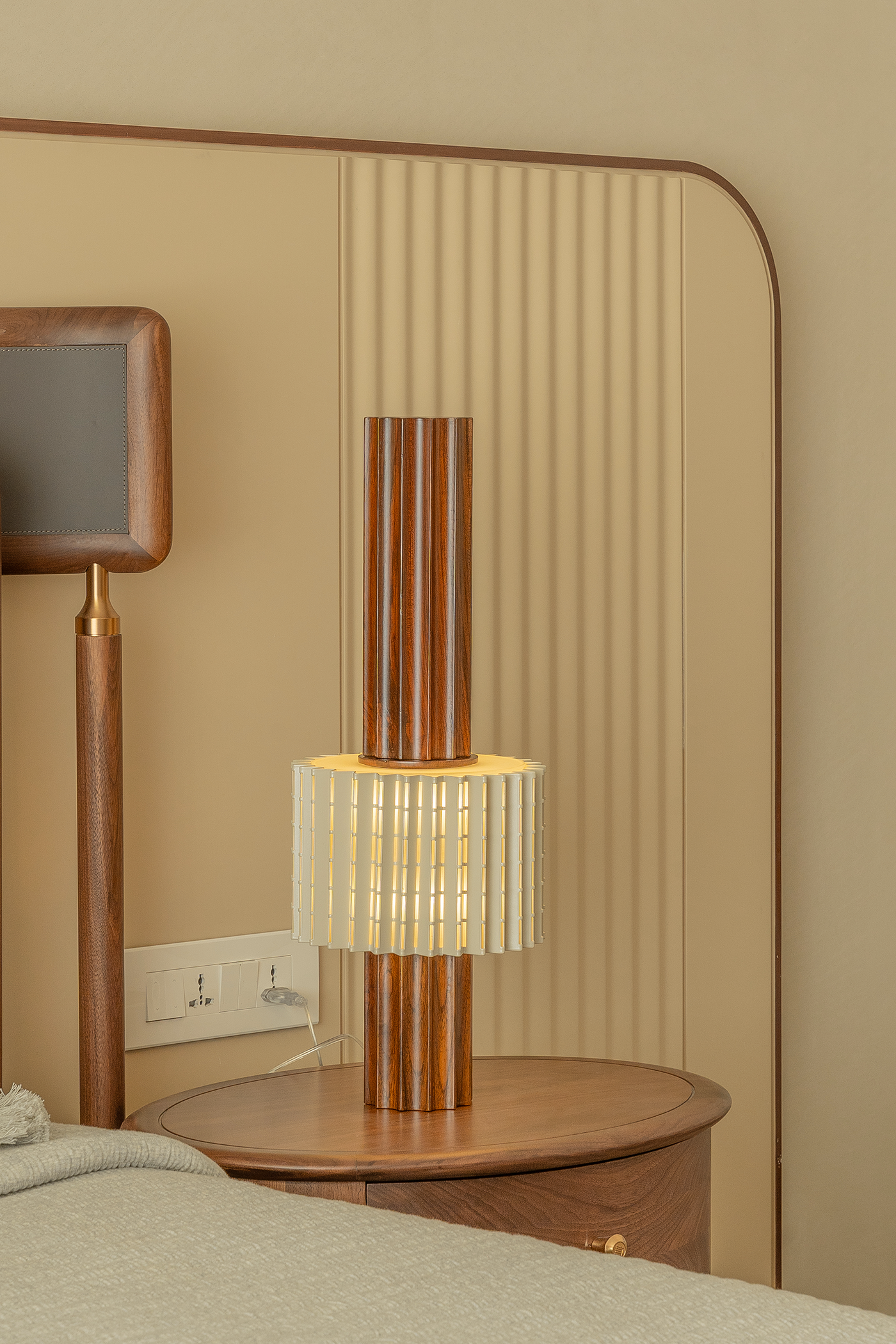 Torzo table lamp