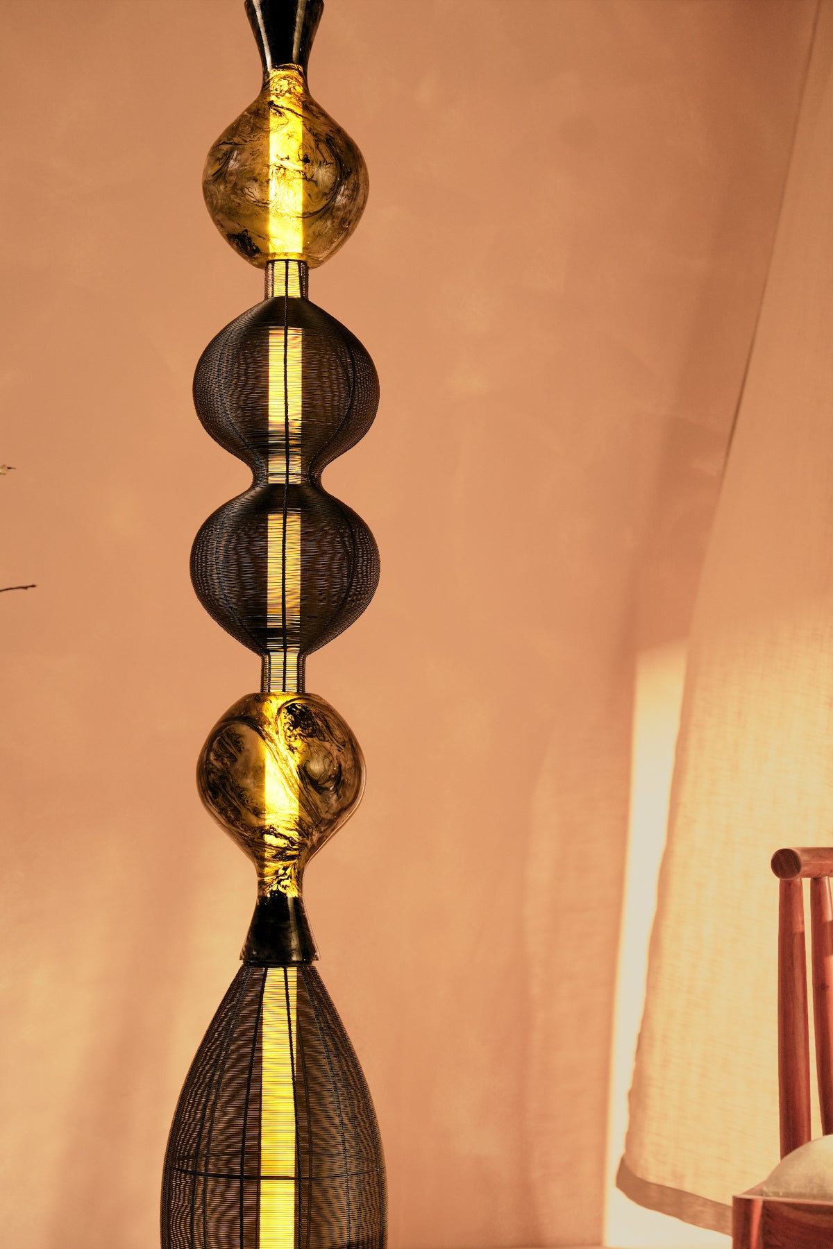 Notto Black Column Floor Lamp