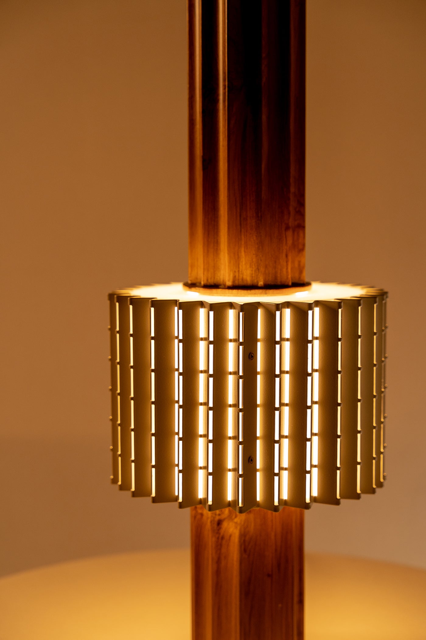 Torzo table lamp