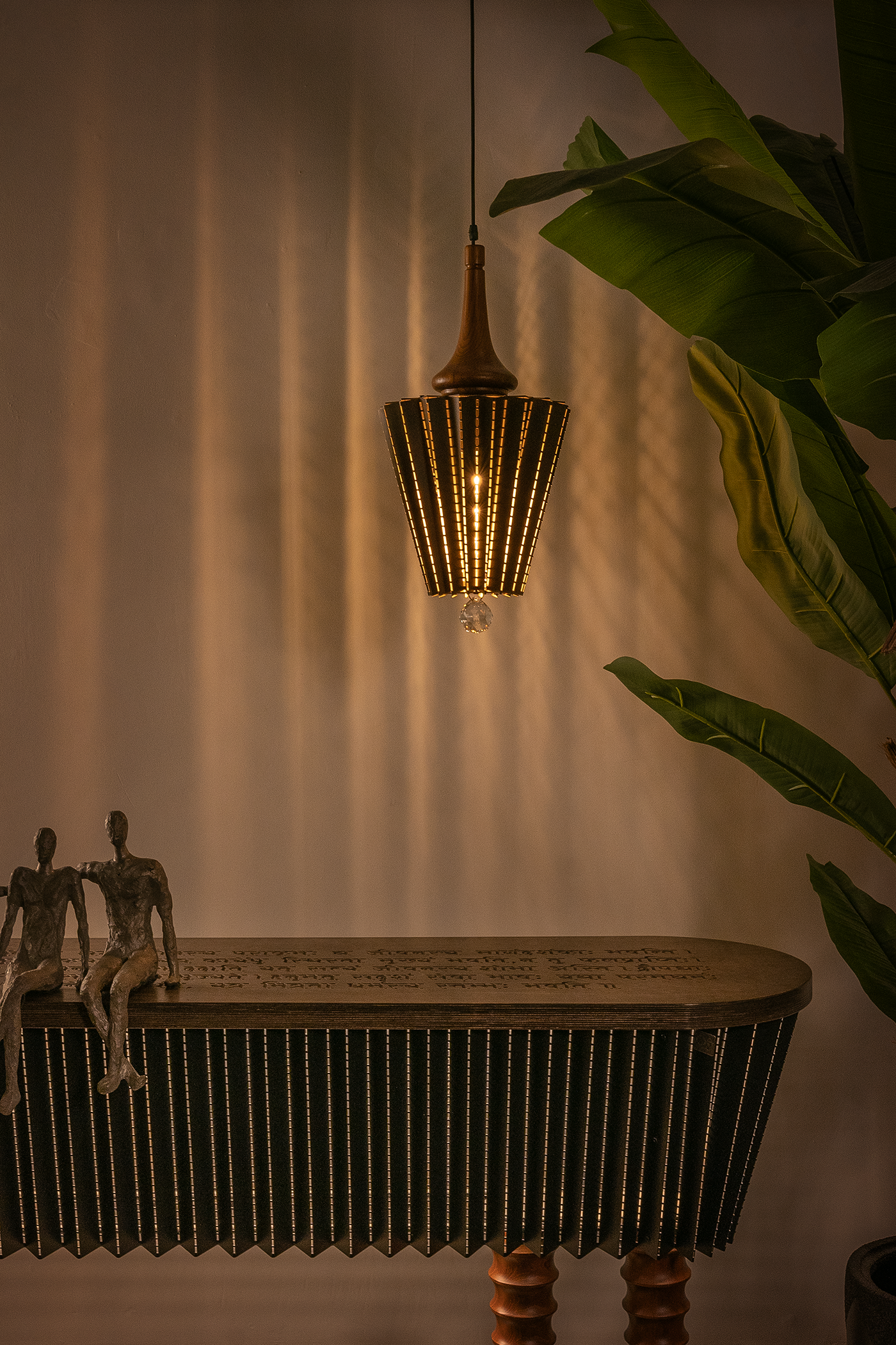 Upside down pendant light