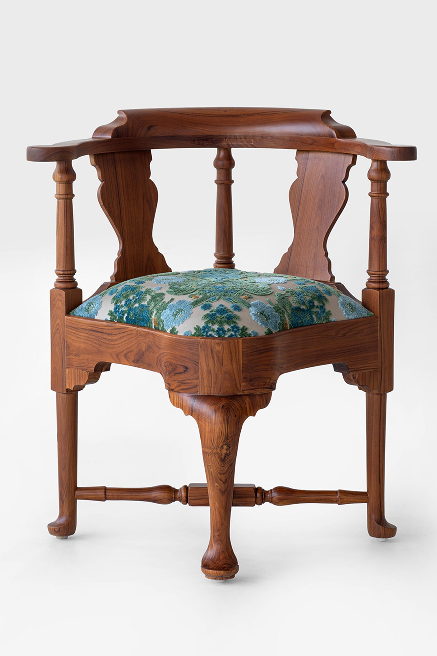 Queen Anne’S
Commode Chair