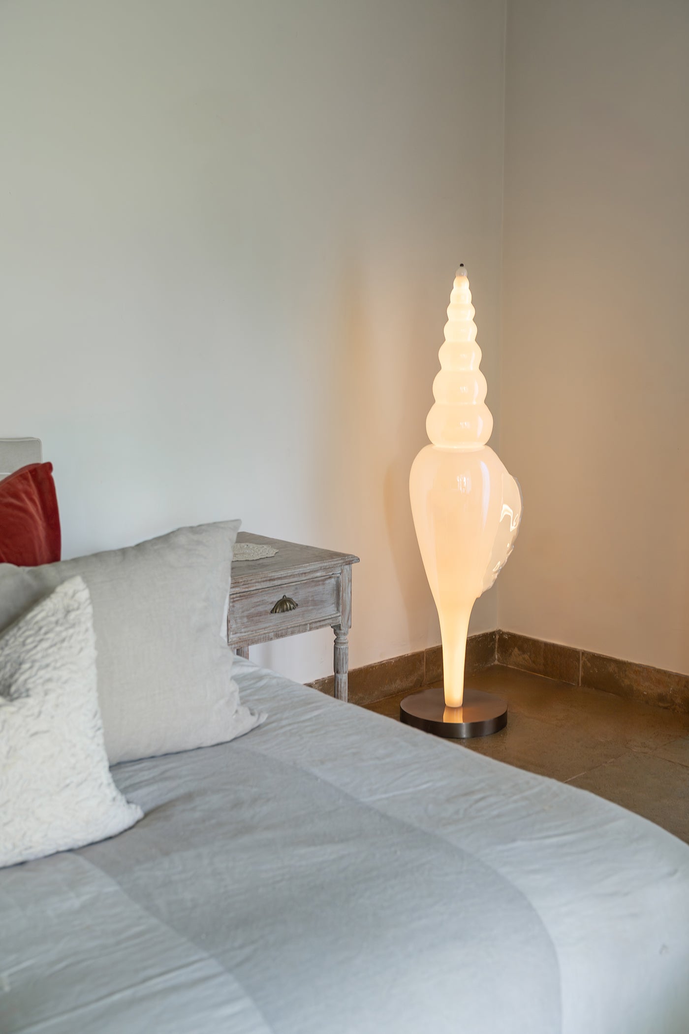 Ananta Floor Lamp
