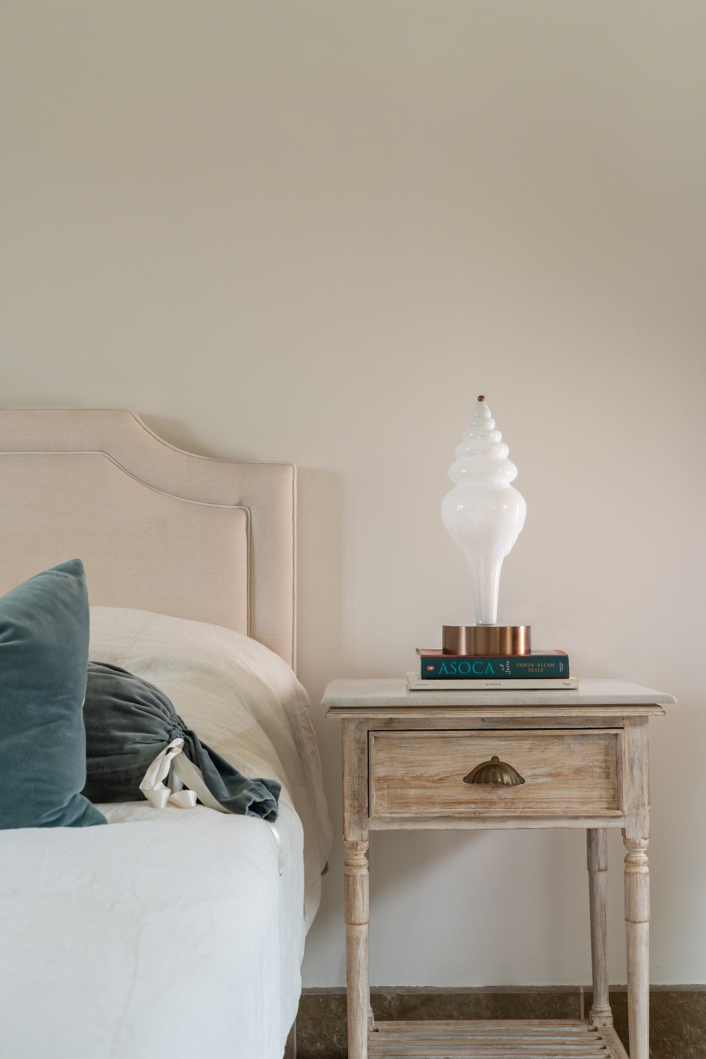 Anahata Table Lamp