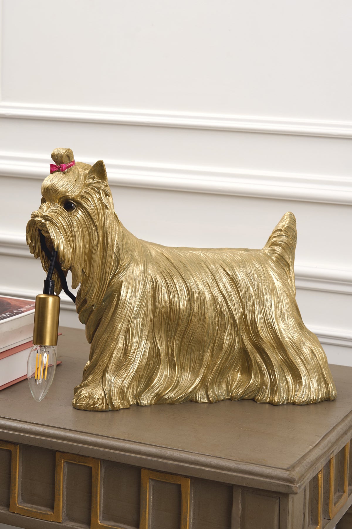 Daisy Resin Gold Table Lamp
