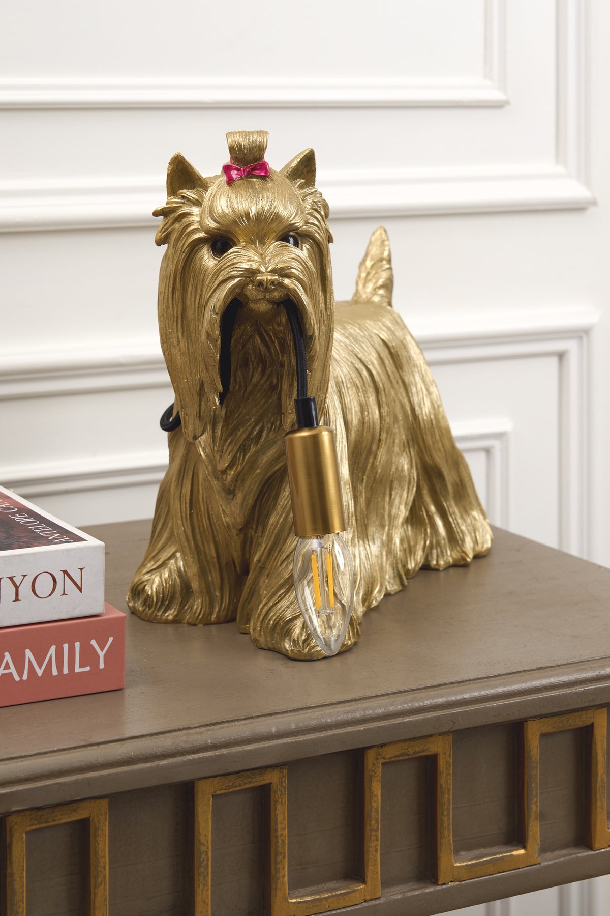 Daisy Resin Gold Table Lamp