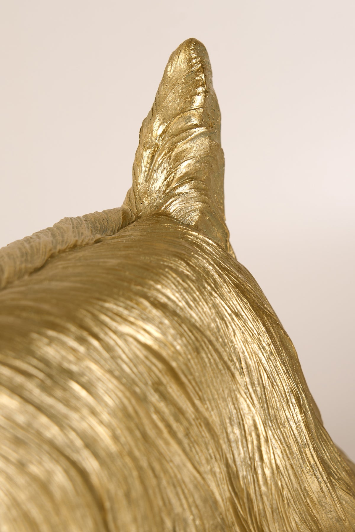 Daisy Resin Gold Table Lamp