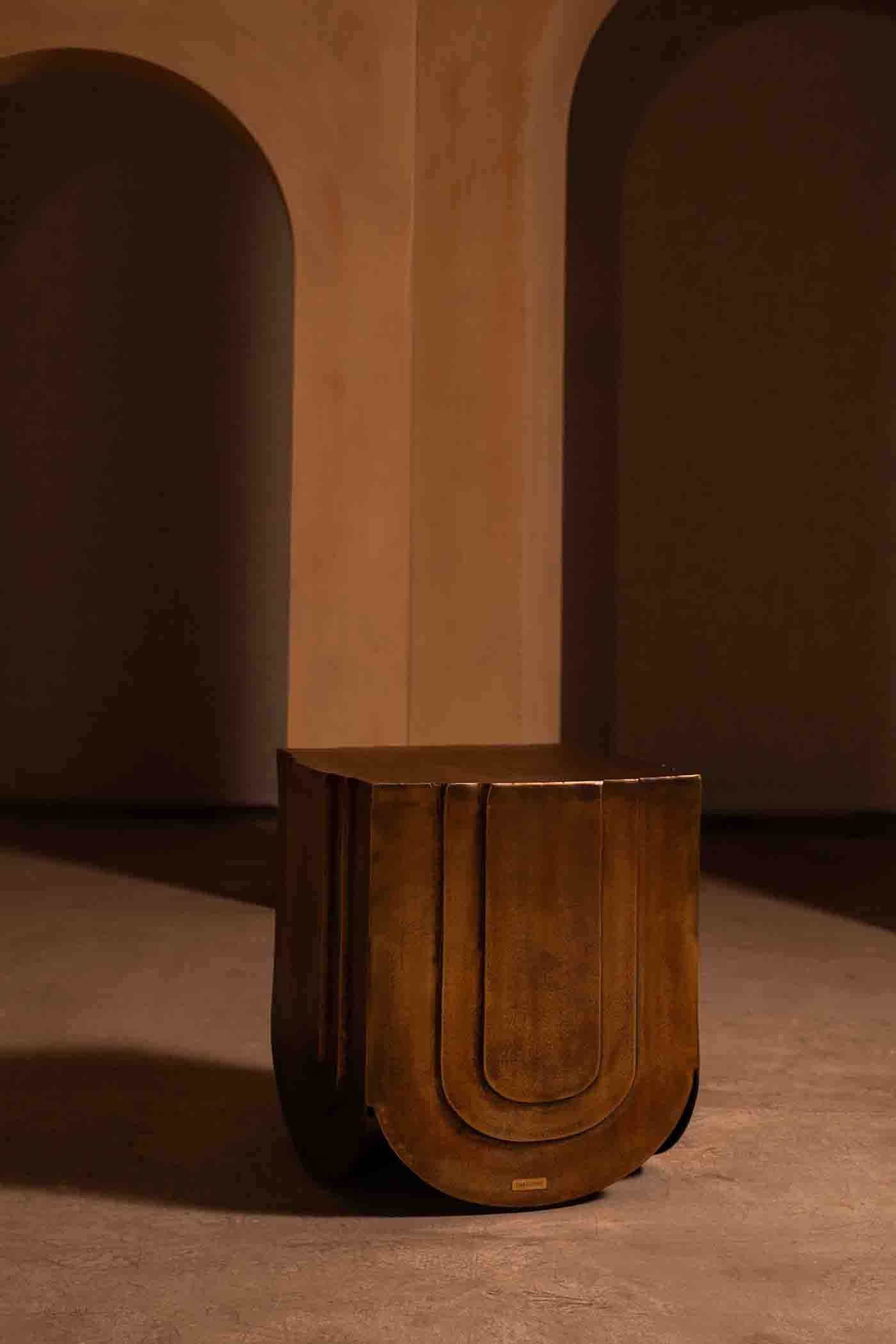 Veil side table