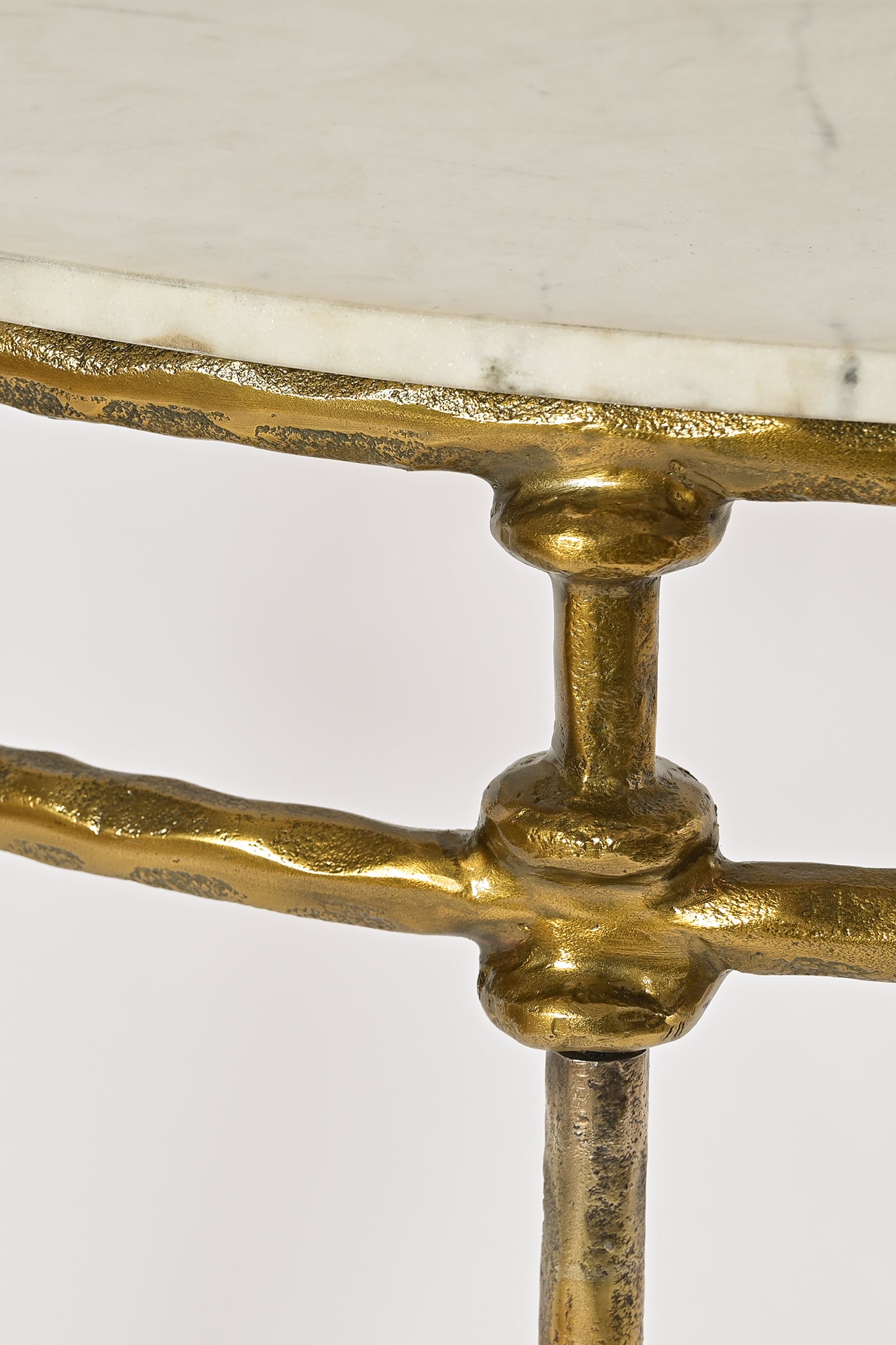 Jina
Console Table