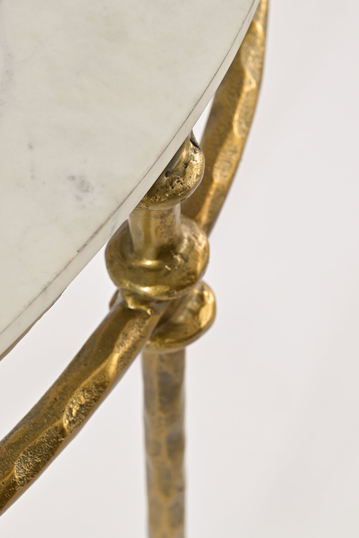 Jina
Console Table