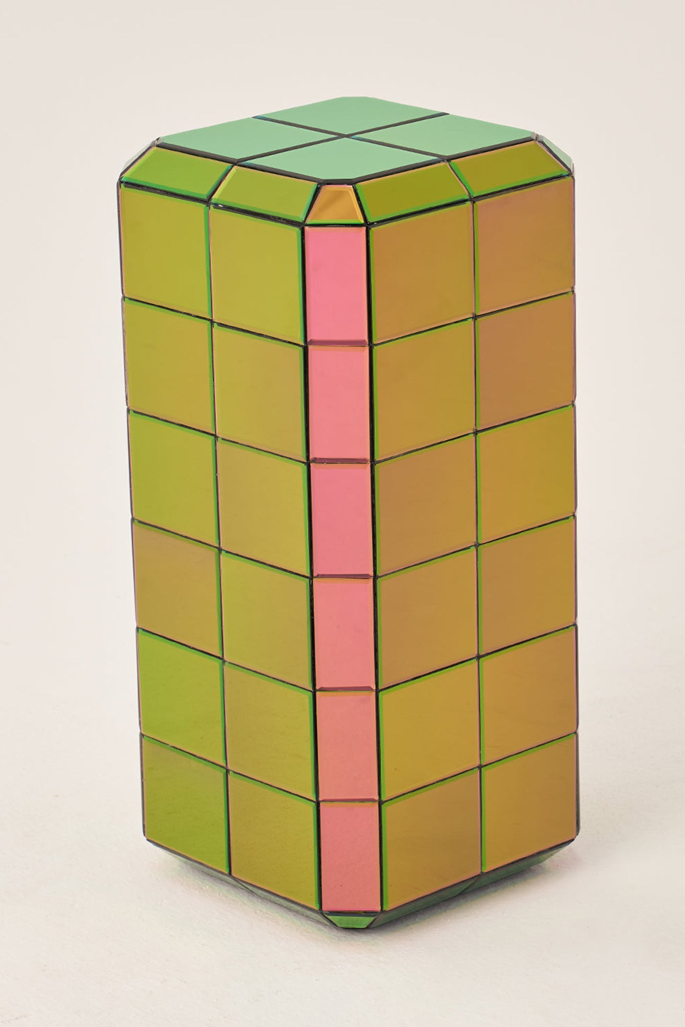 Nexus Pedestal
