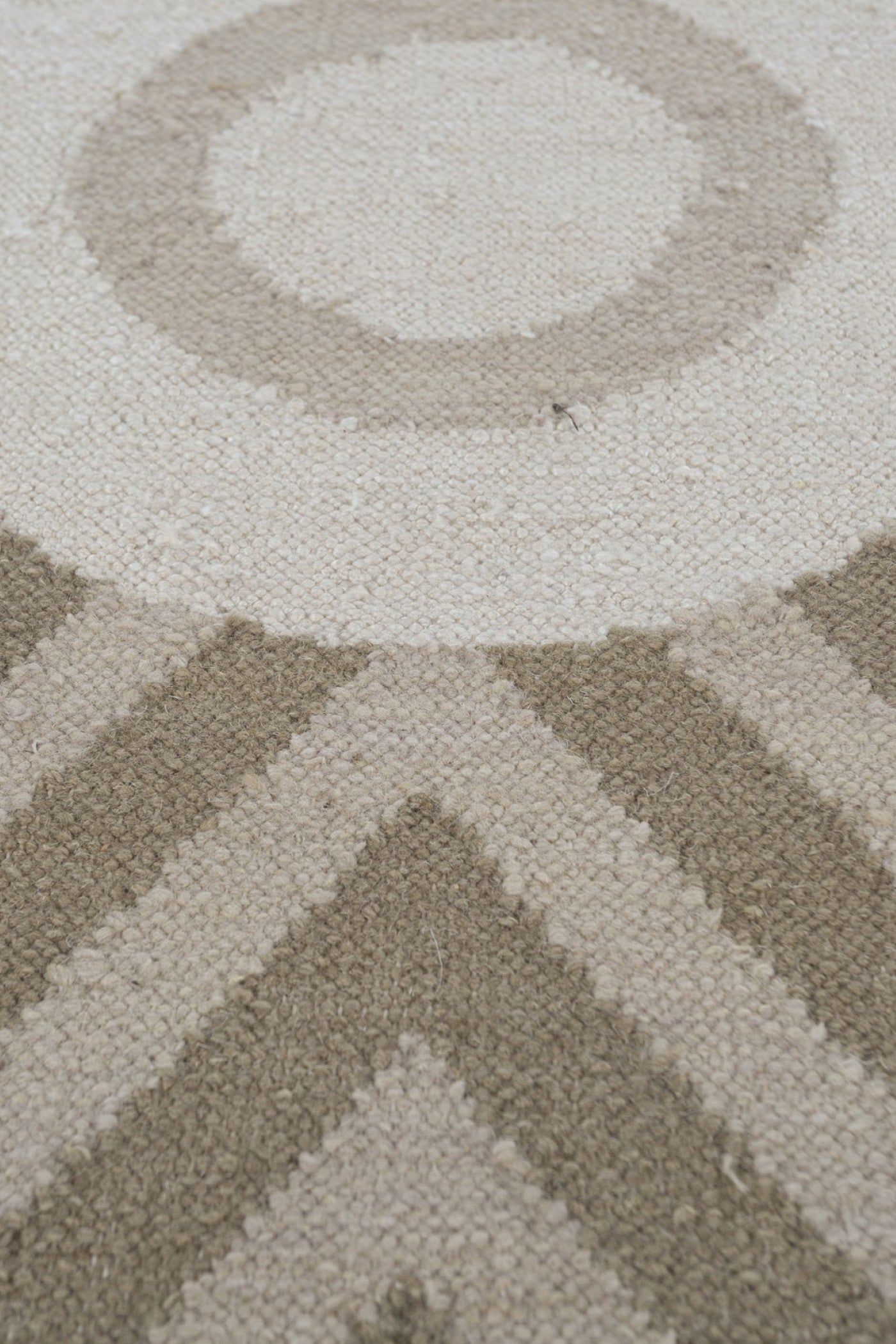 Jaipur Rugs Soft Modern Geomatric 5X8 Feet Rug| Soft Gold & Gold Hand Knotted Dhurrie Carpet For Living Room