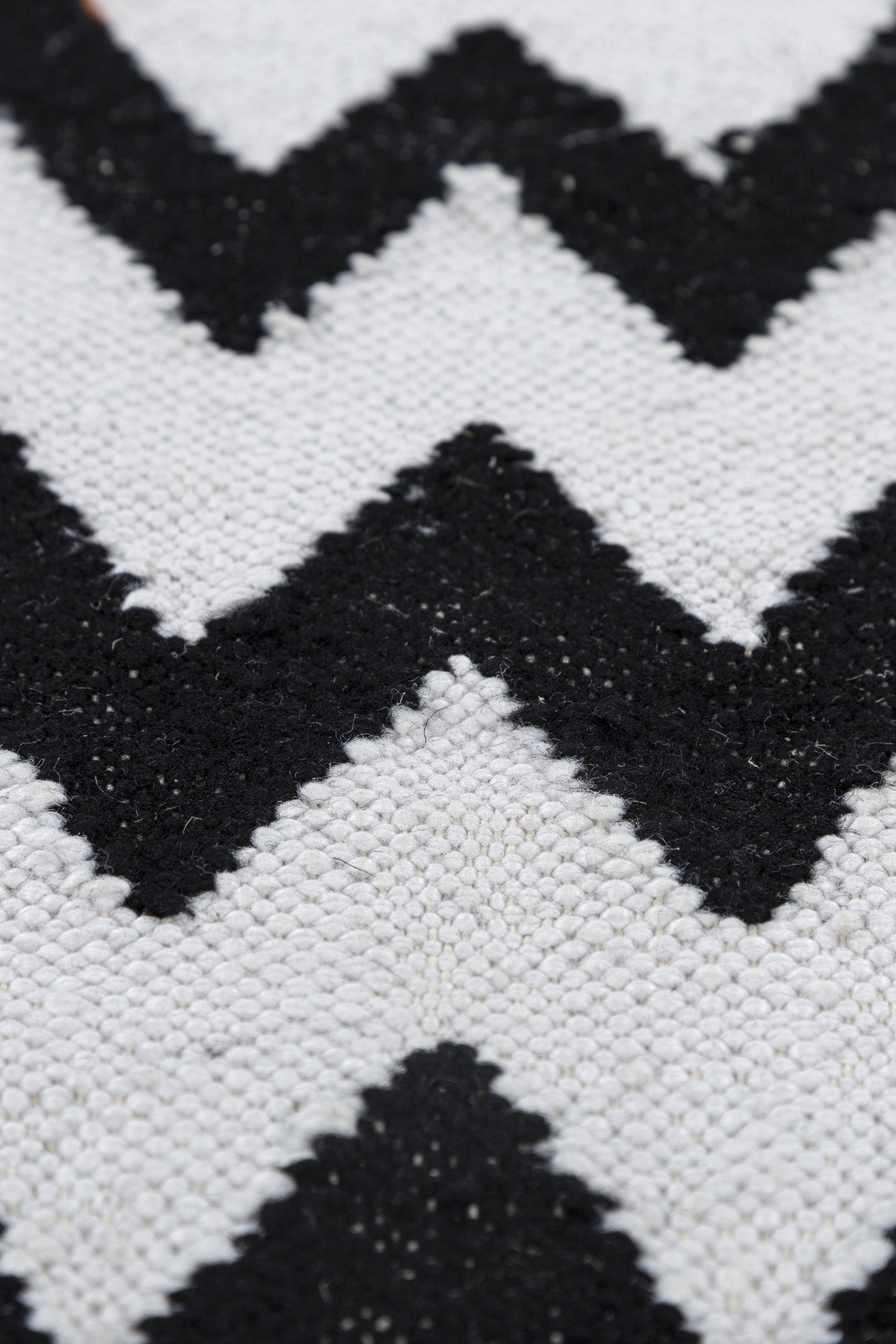 Jaipur Rugs Soft Chevron 6X9 Feet Rug| Ebony & Undyed White Hand Knotted Dhurrie Carpet For Living Room