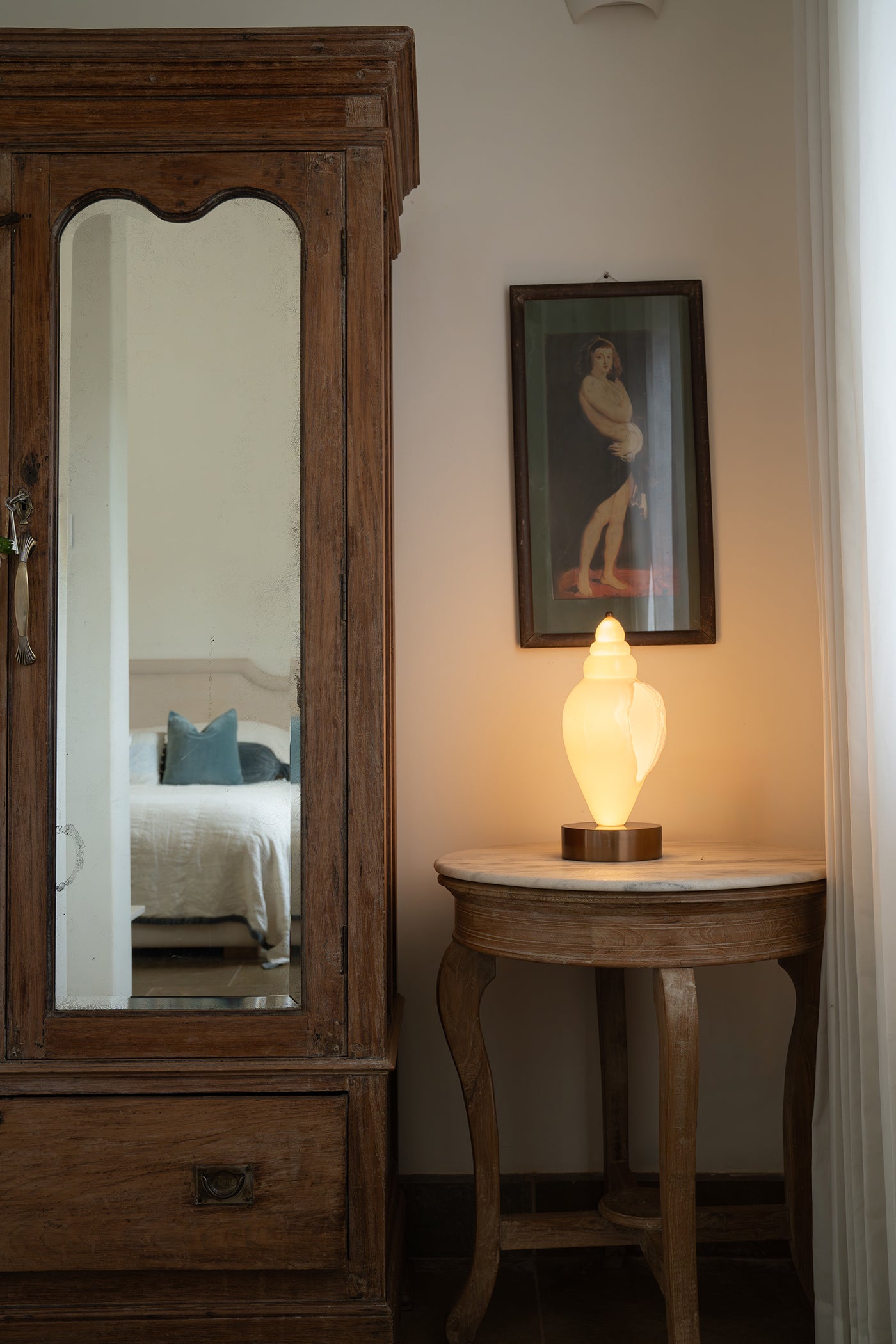 Shankha Table Lamp